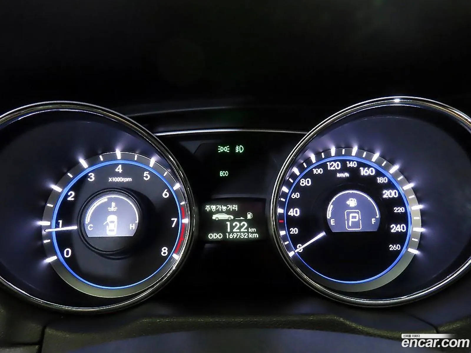 Hyundai YF Sonata 2012 — 14