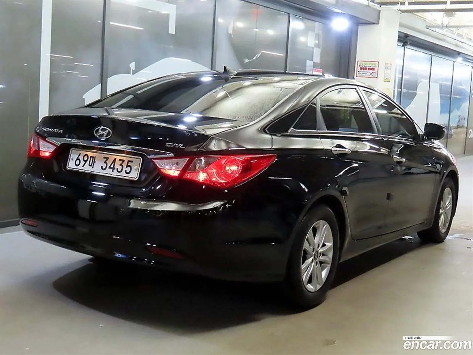 Hyundai YF Sonata 2012 — 17