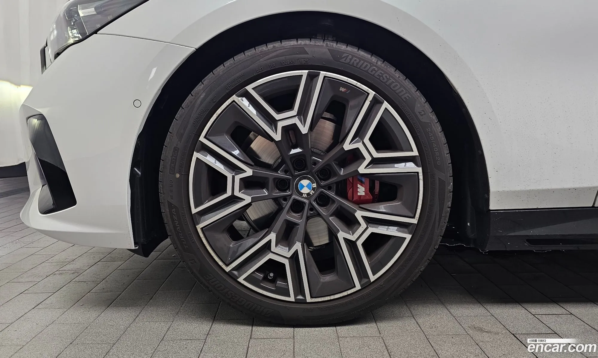 BMW 5 Series 2025 — 24