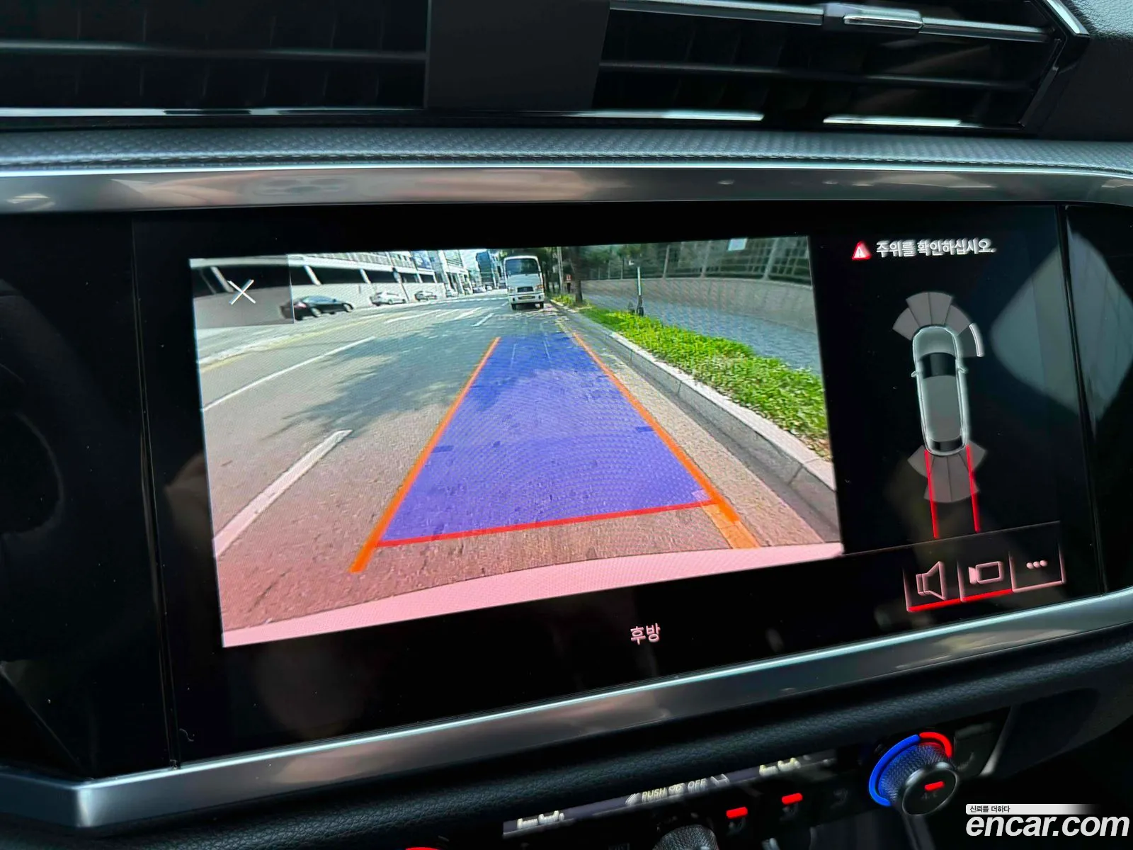 Audi Q3 2020 — 10