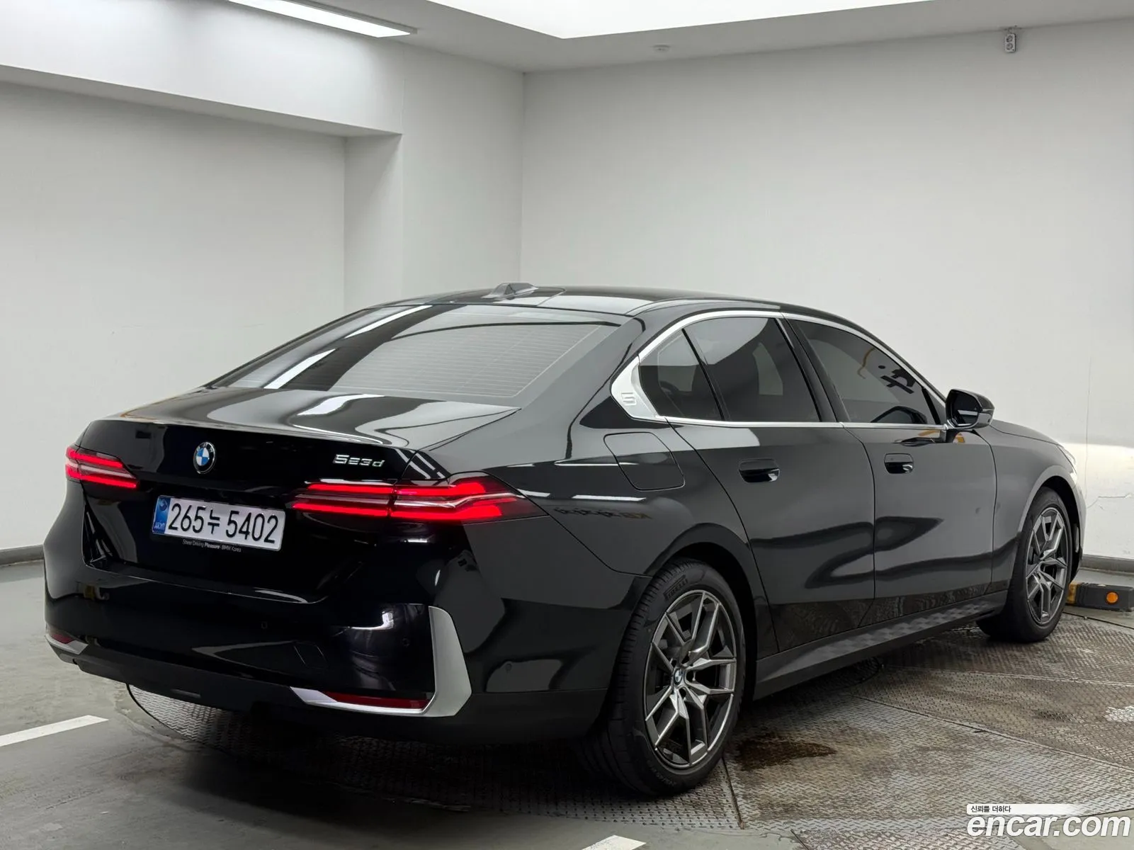 BMW 5 Series 2025 — 16