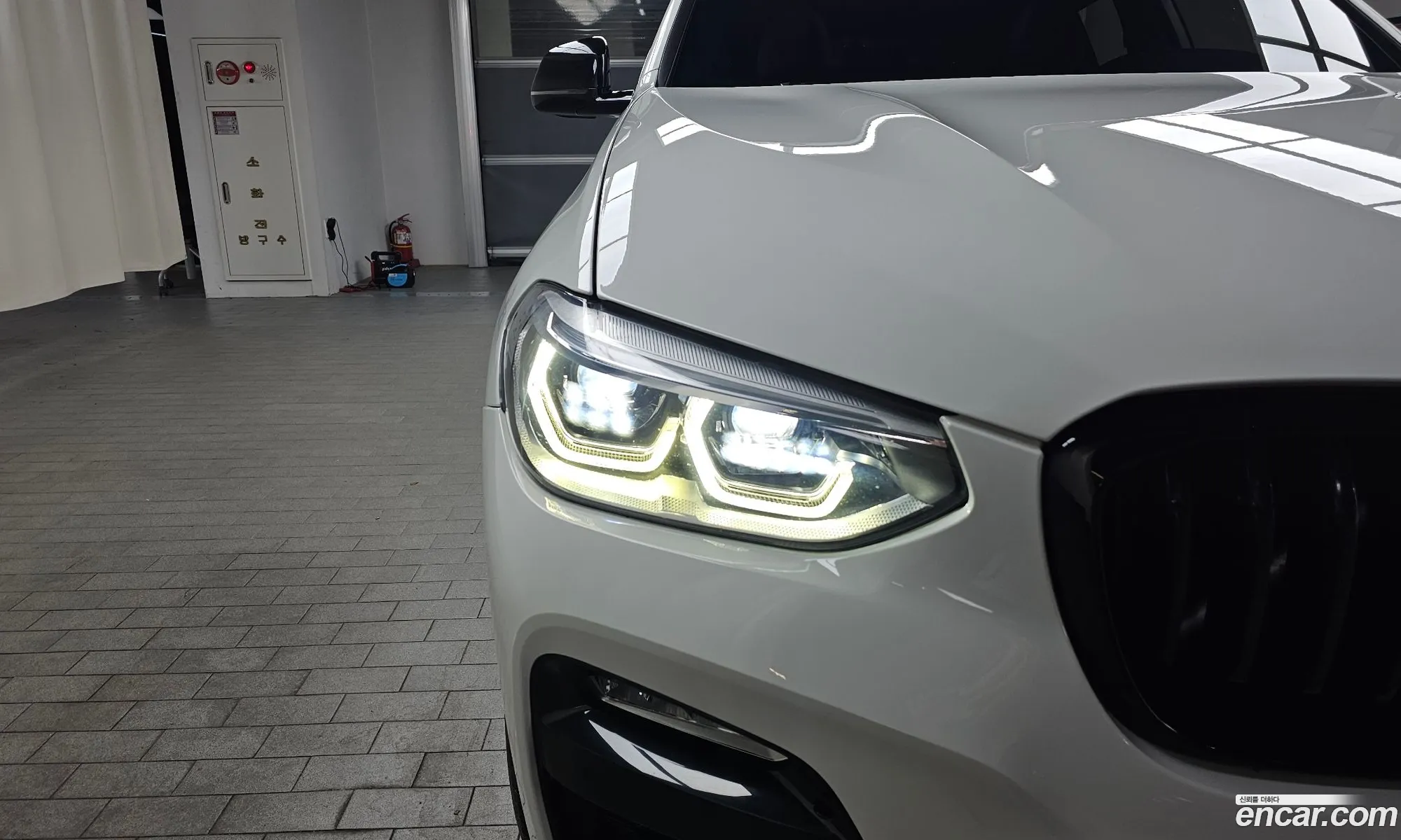 BMW X4 2019 WBAVJ110XKLF65011 — 19