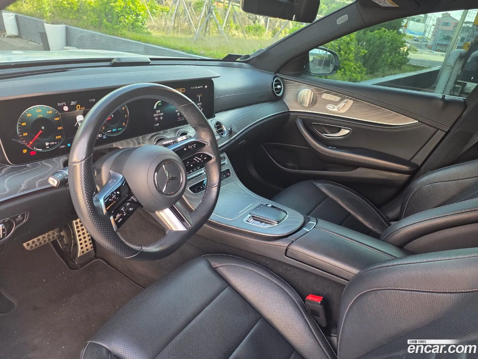 Mercedes-Benz E-Class W213 2022 — 12