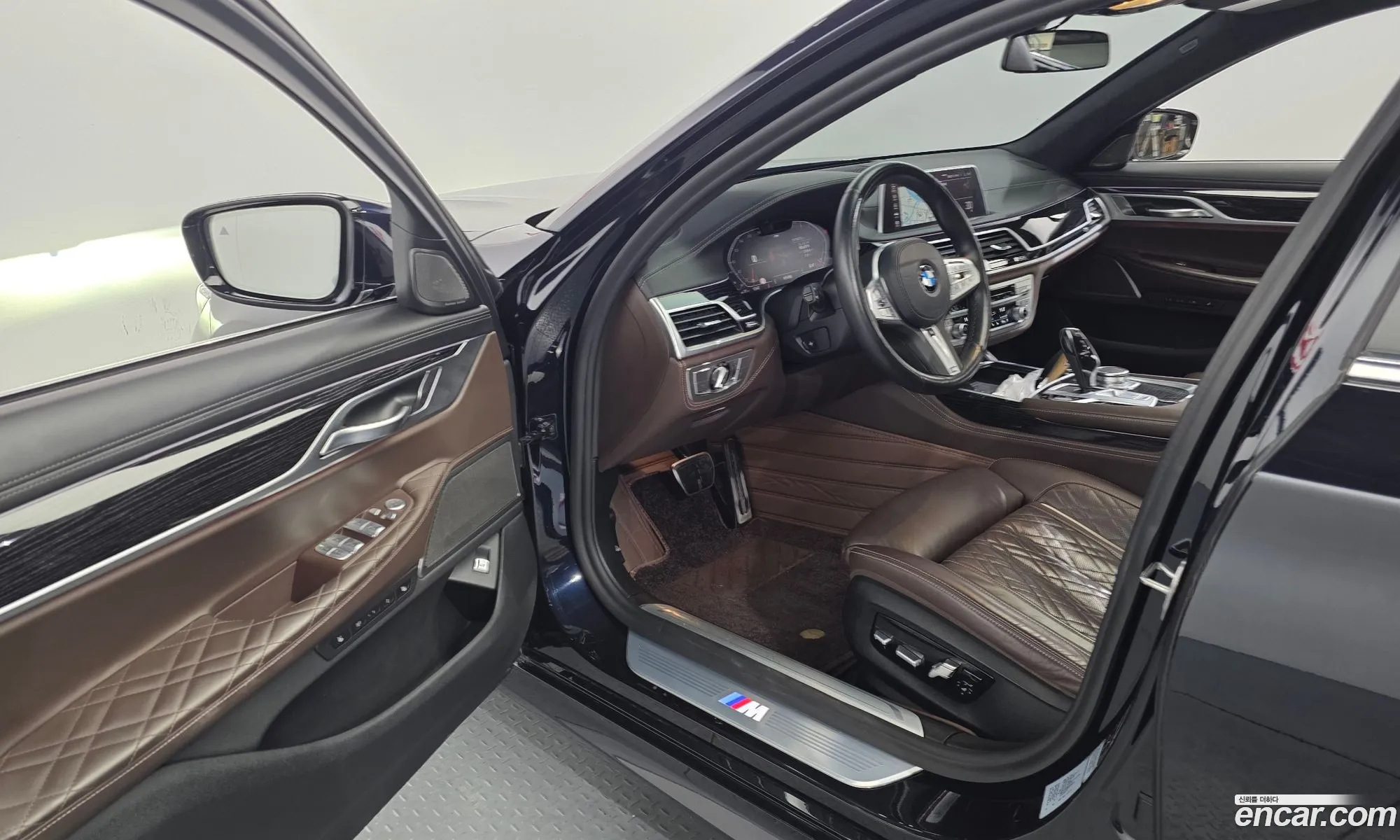 BMW 7 Series 2021 — 32
