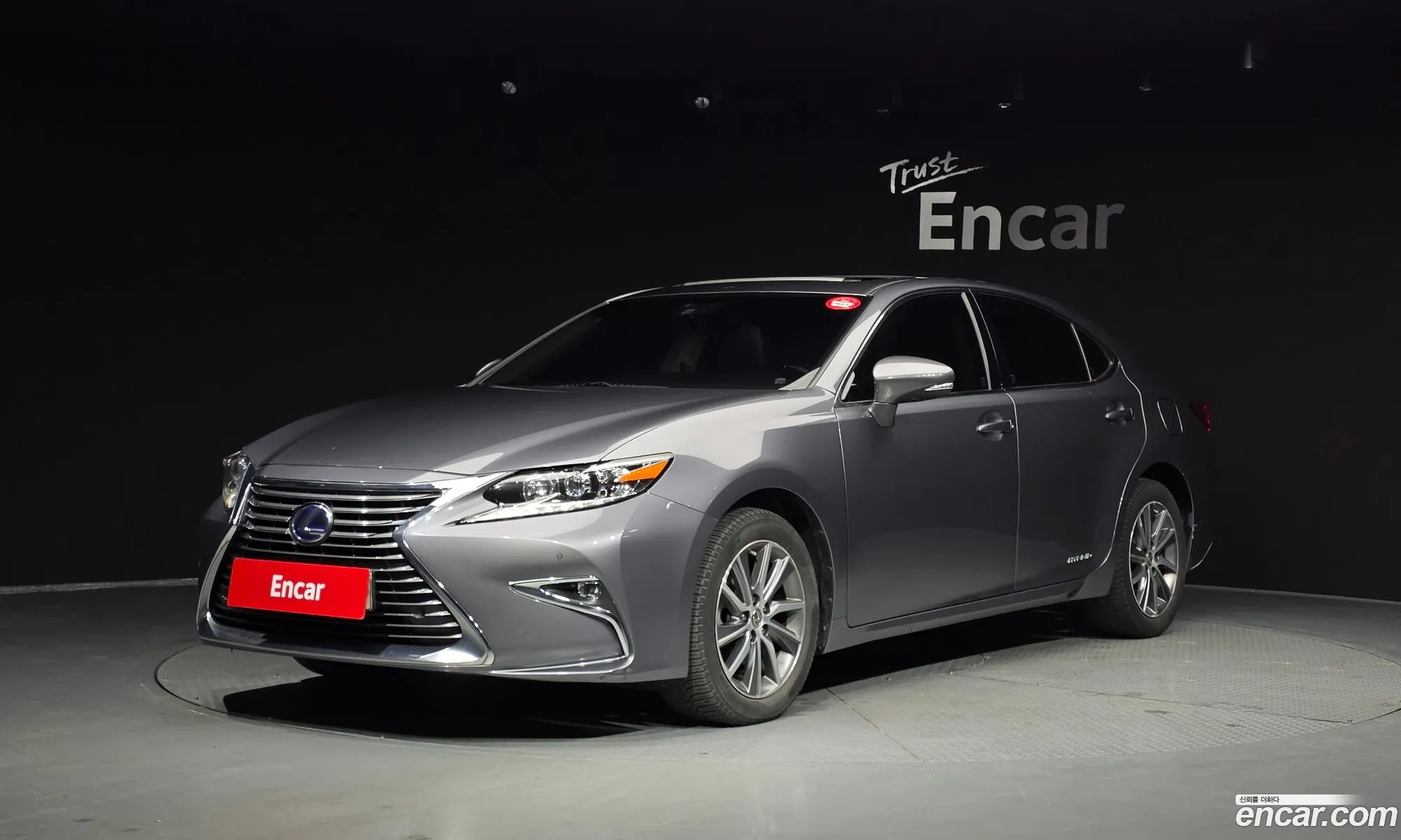 Lexus ES300h 2017 — 14