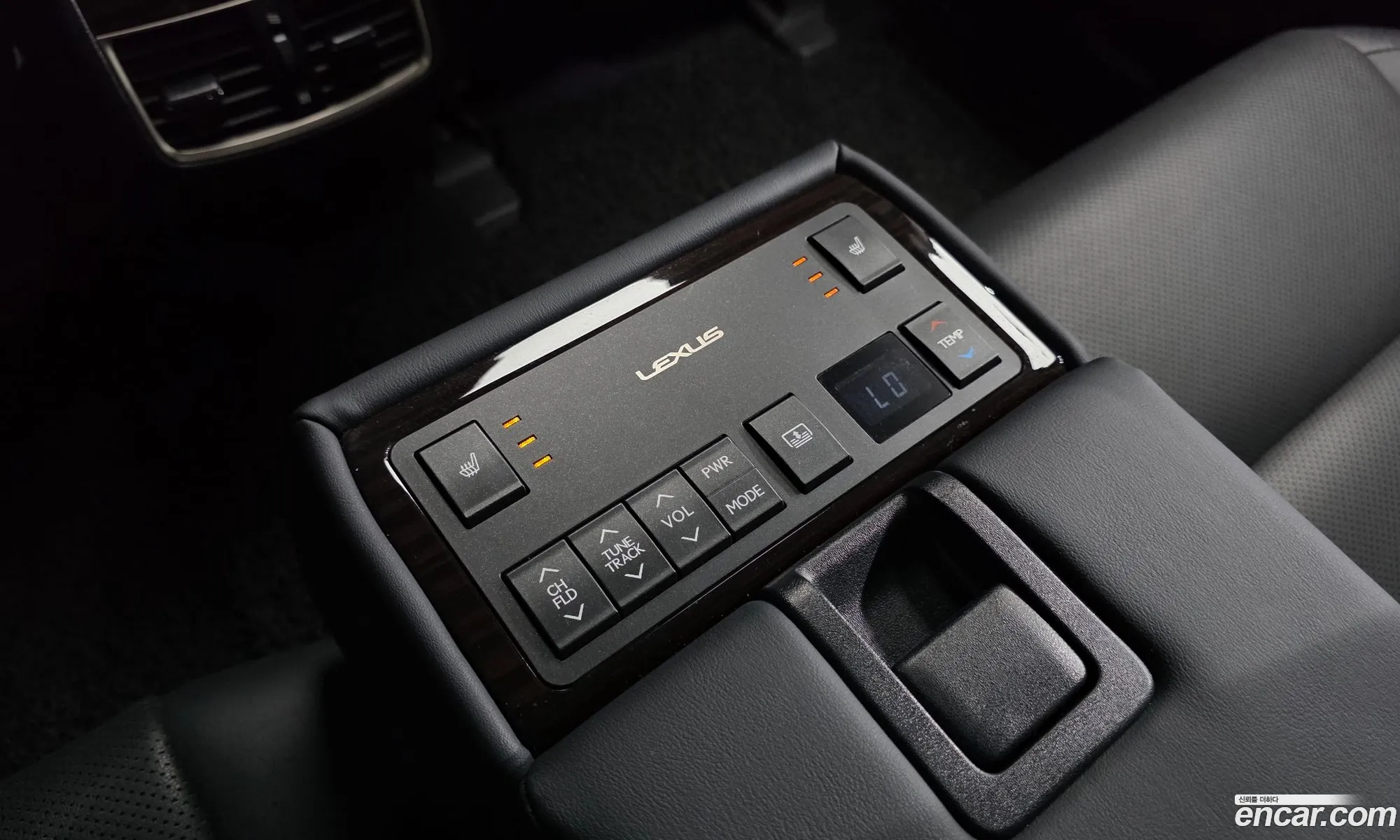 Lexus ES300h 2017 — 18