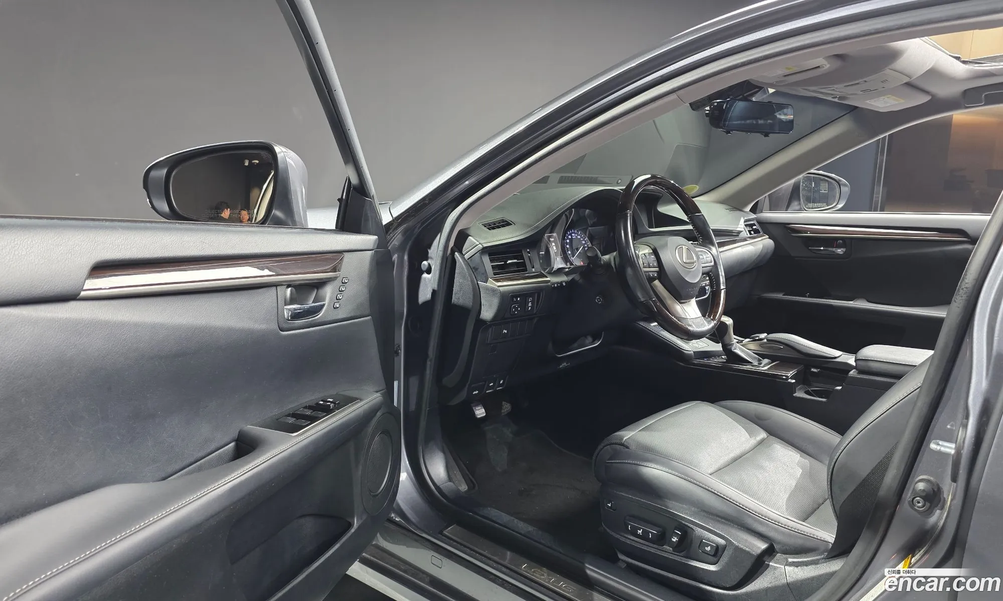 Lexus ES300h 2017 — 8