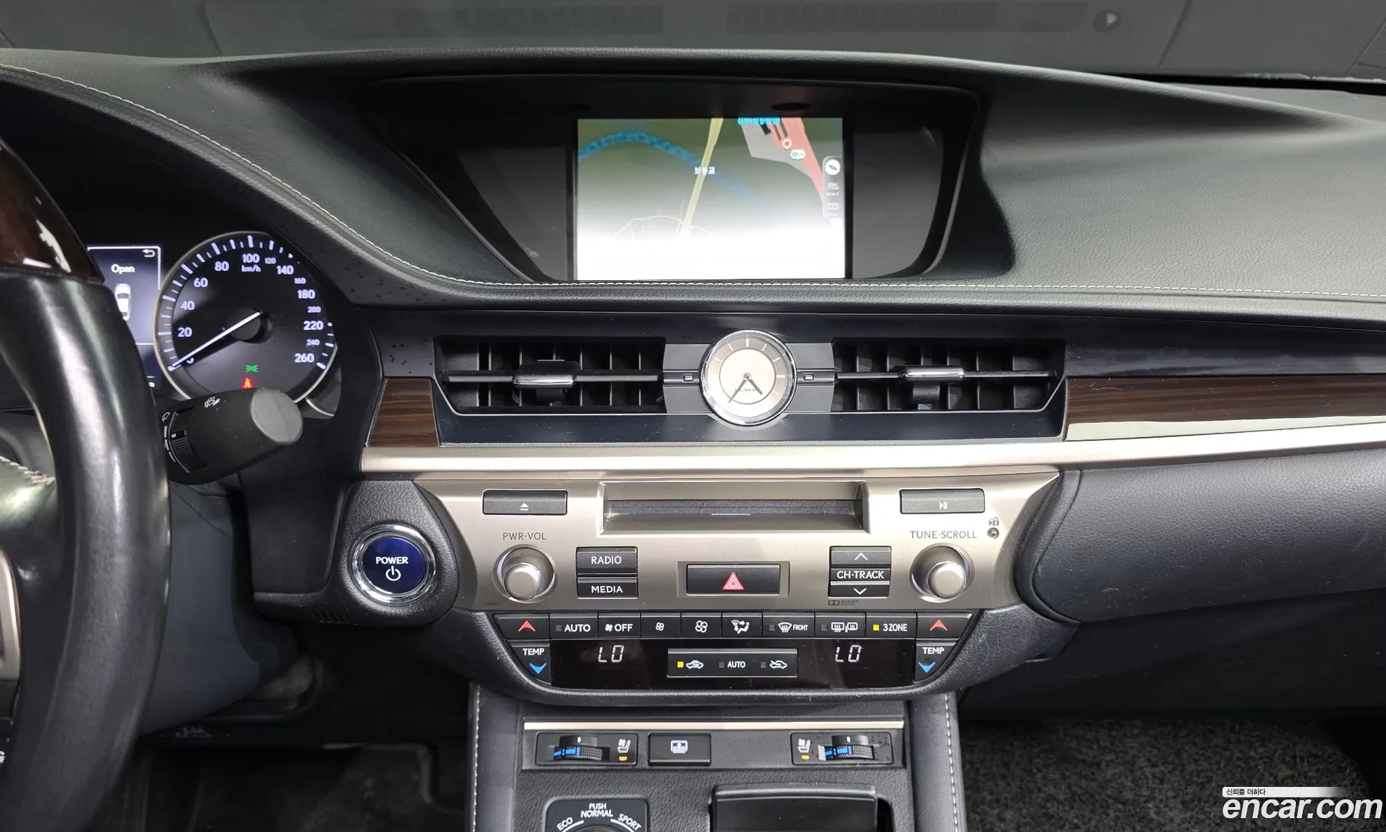 Lexus ES300h 2017 — 9