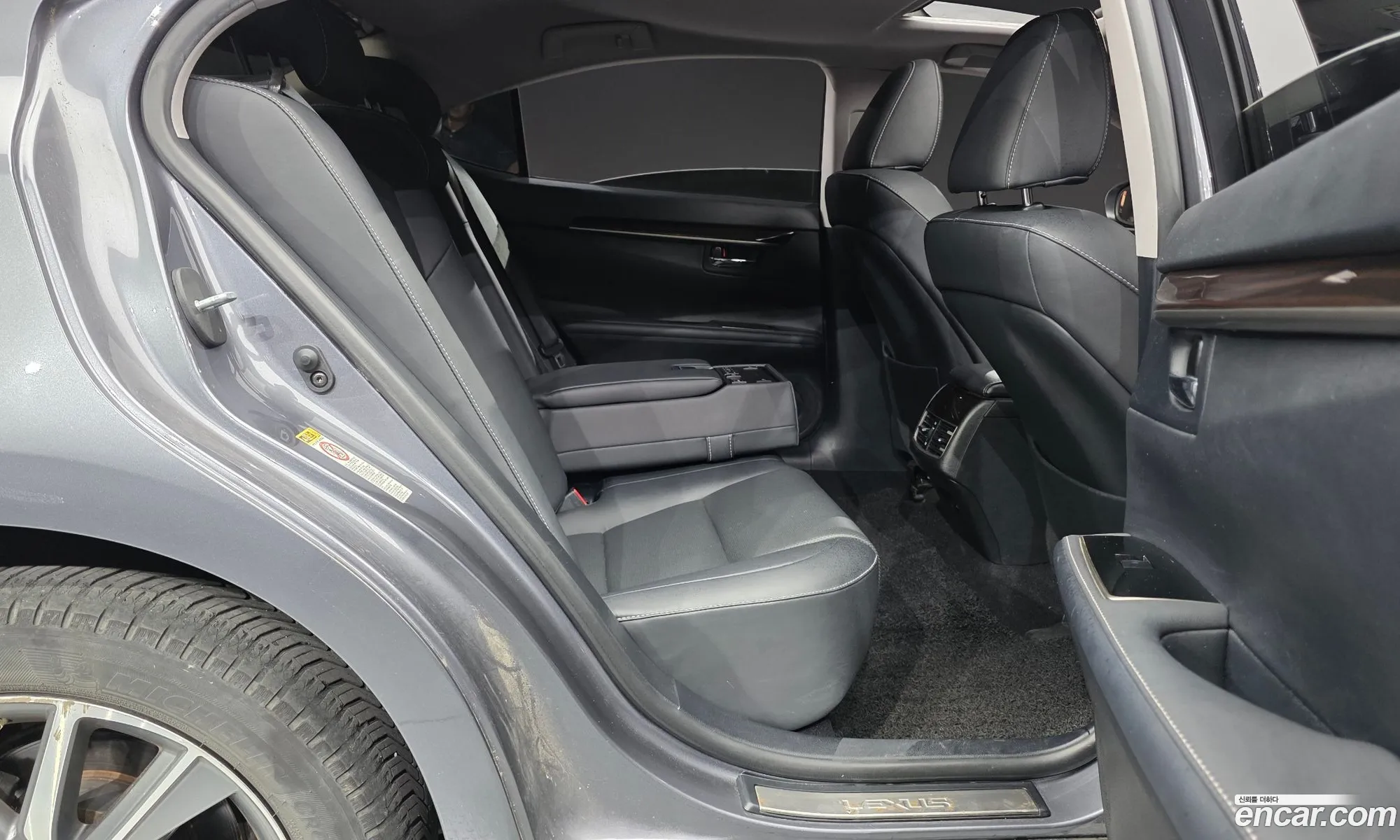 Lexus ES300h 2017 — 2