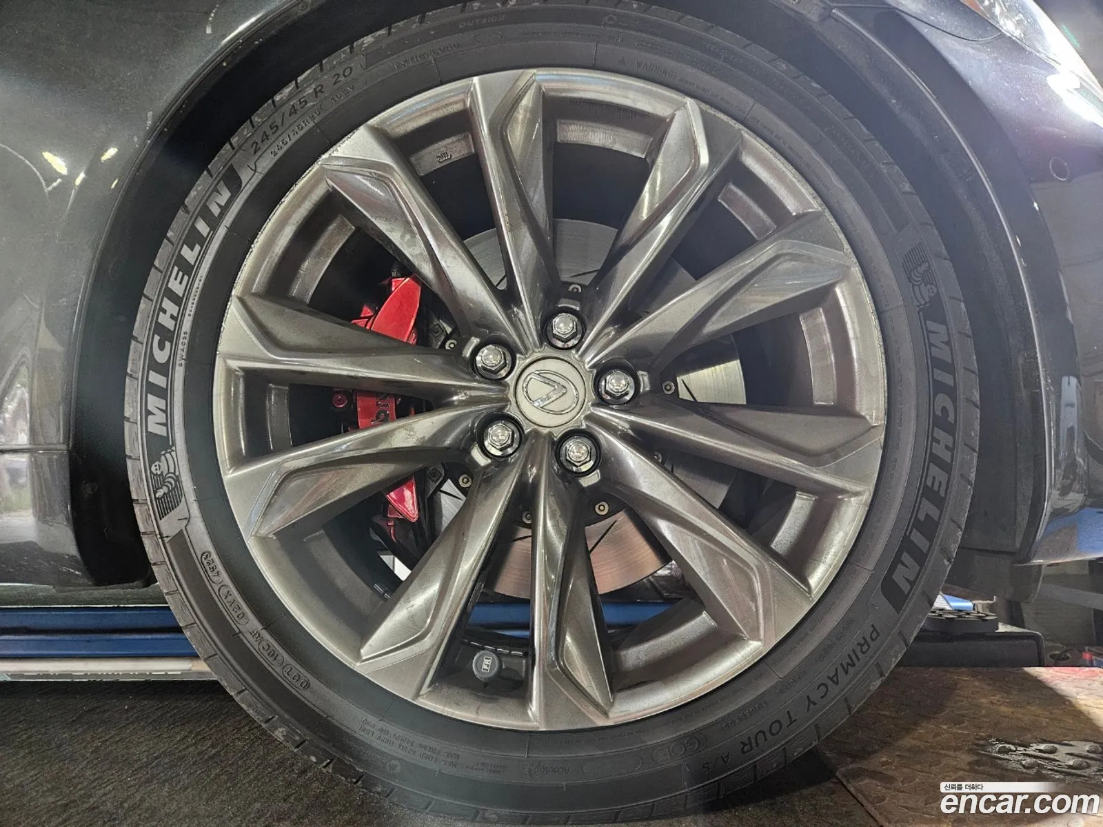 Lexus LS460 2008 — 2