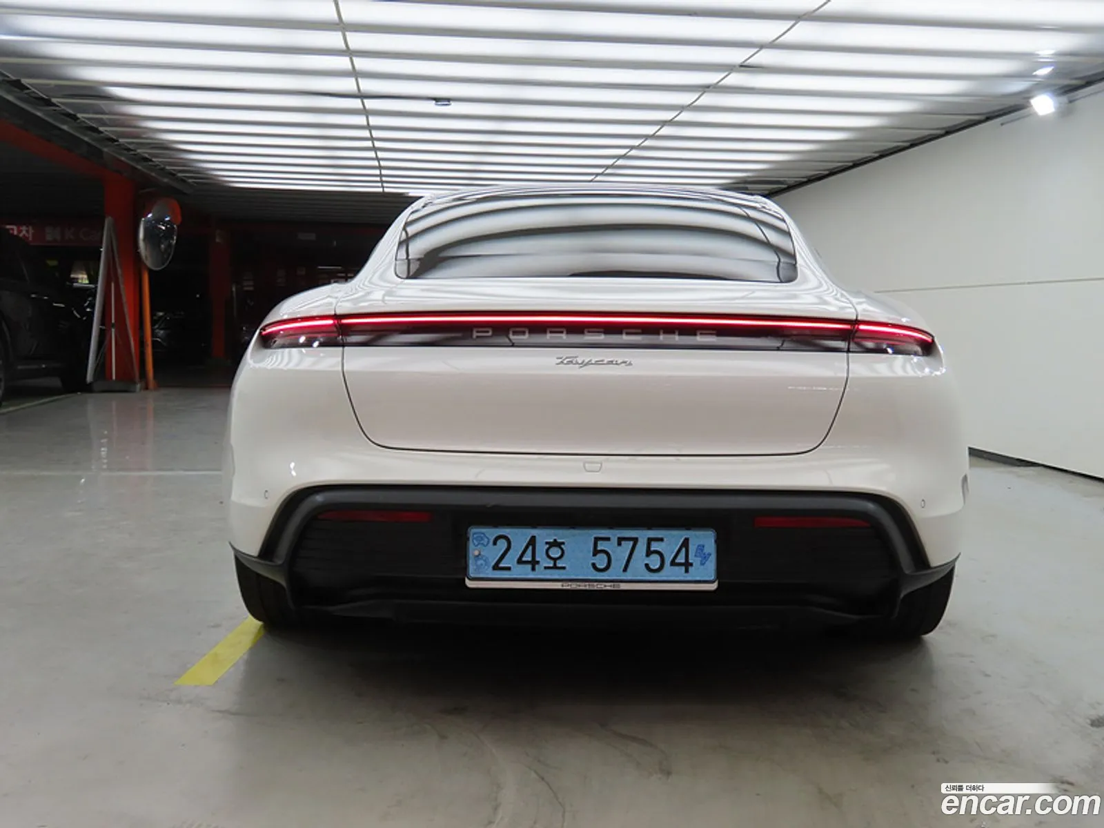Porsche Taycan 2023 — 16