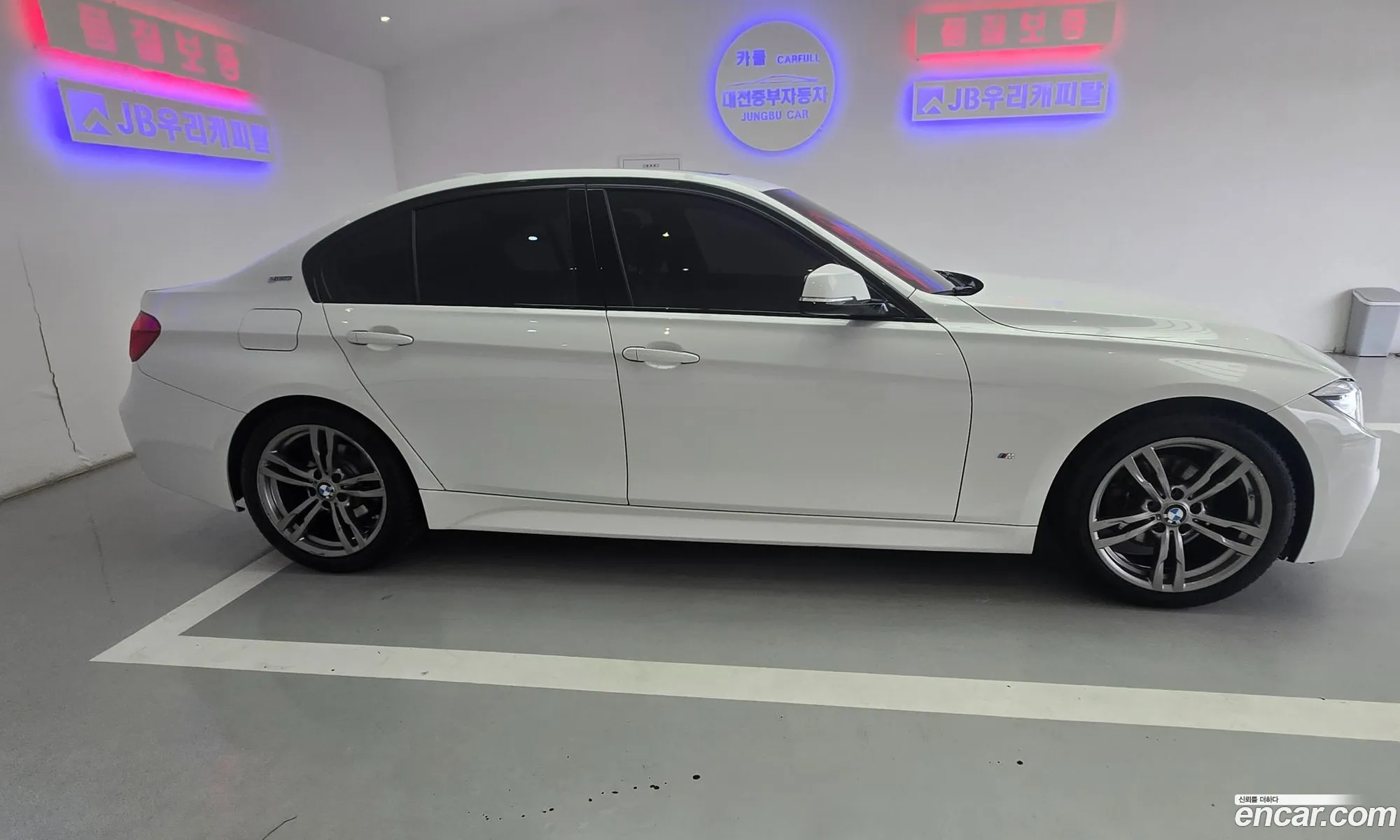 BMW 3 Series 2018 — 16