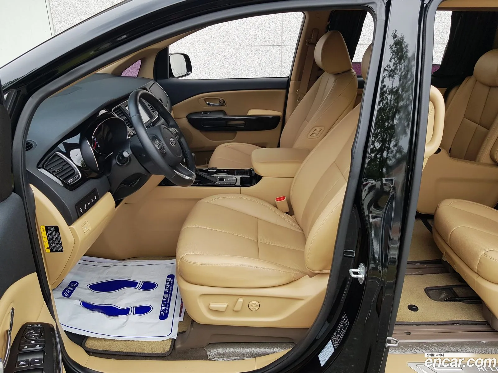 Kia Carnival 2019 — 12