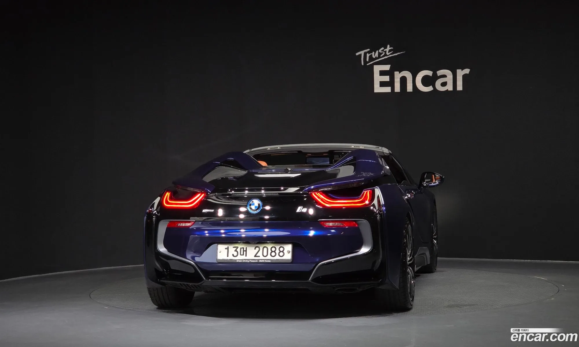 BMW i8