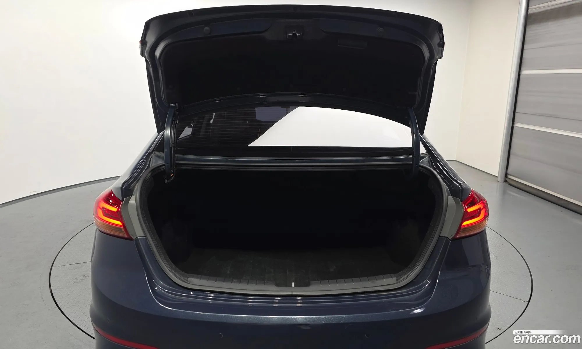 Hyundai Elantra AD 2015 — 21