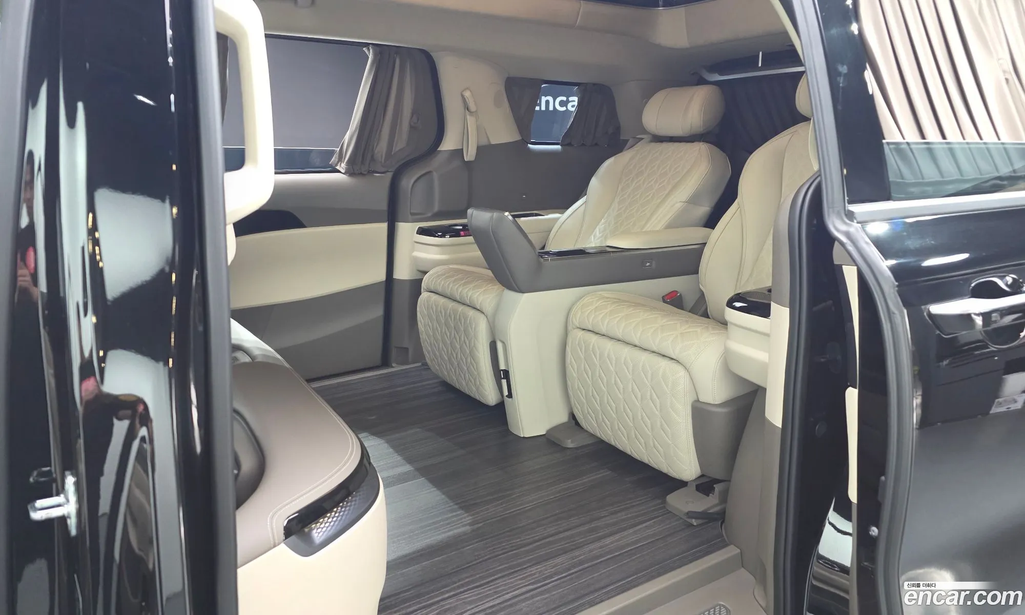 Kia Carnival 2024 — 17
