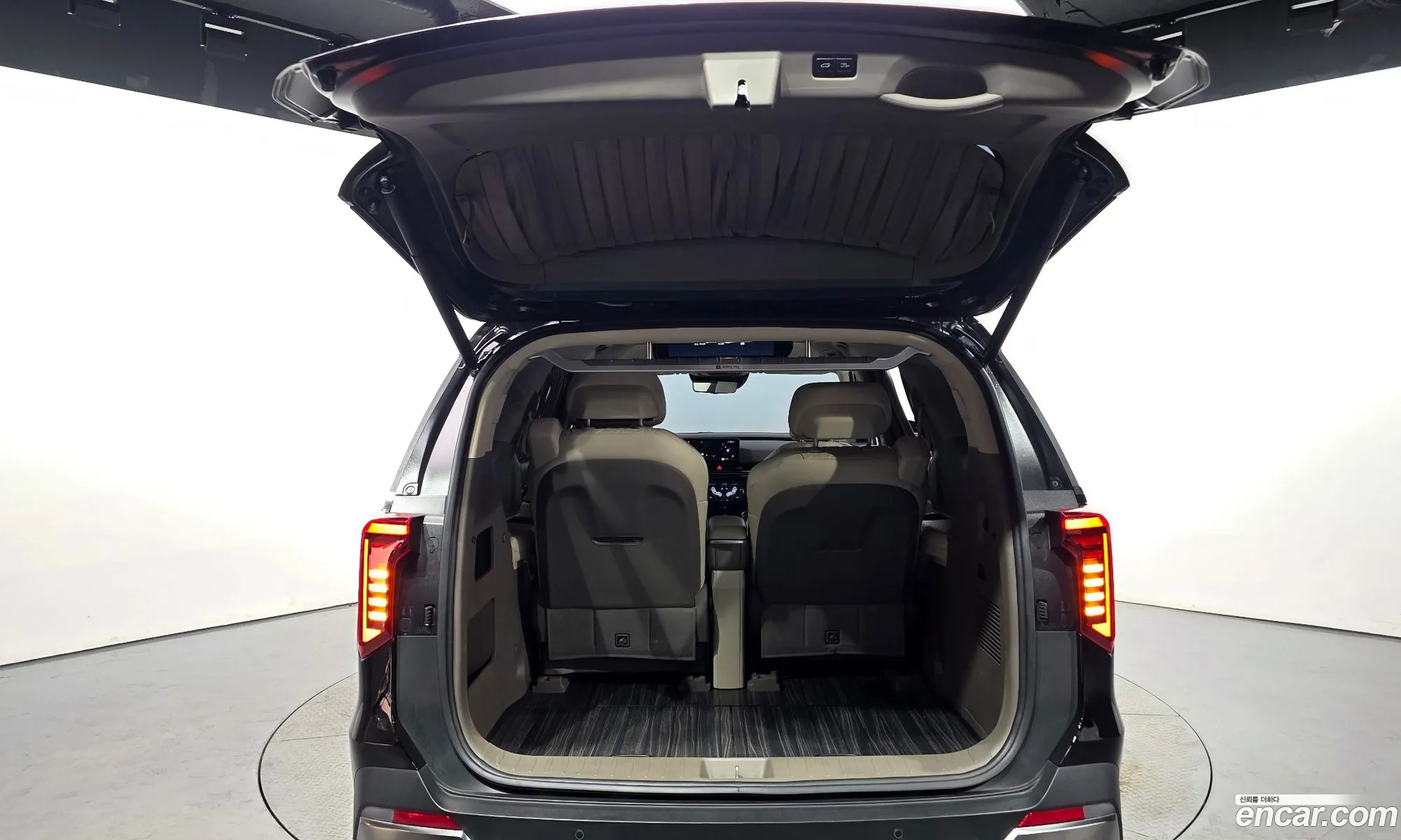 Kia Carnival 2024 — 8