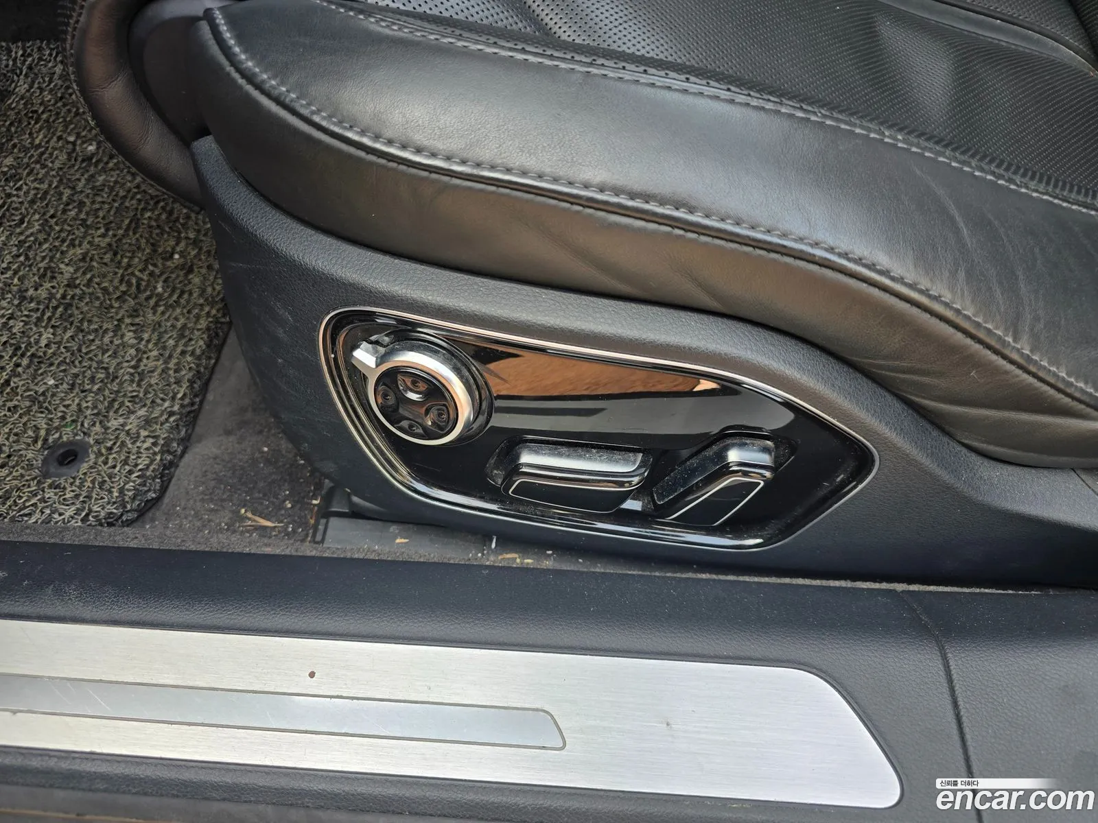 Audi A8 2010 — 17