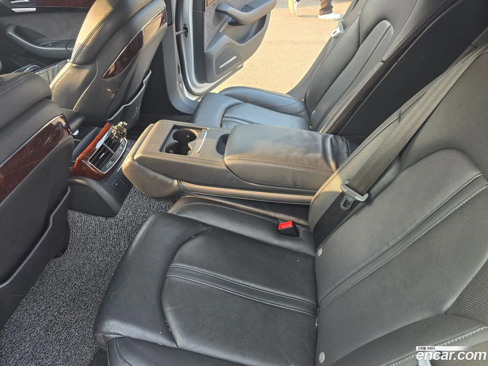 Audi A8 2010 — 6