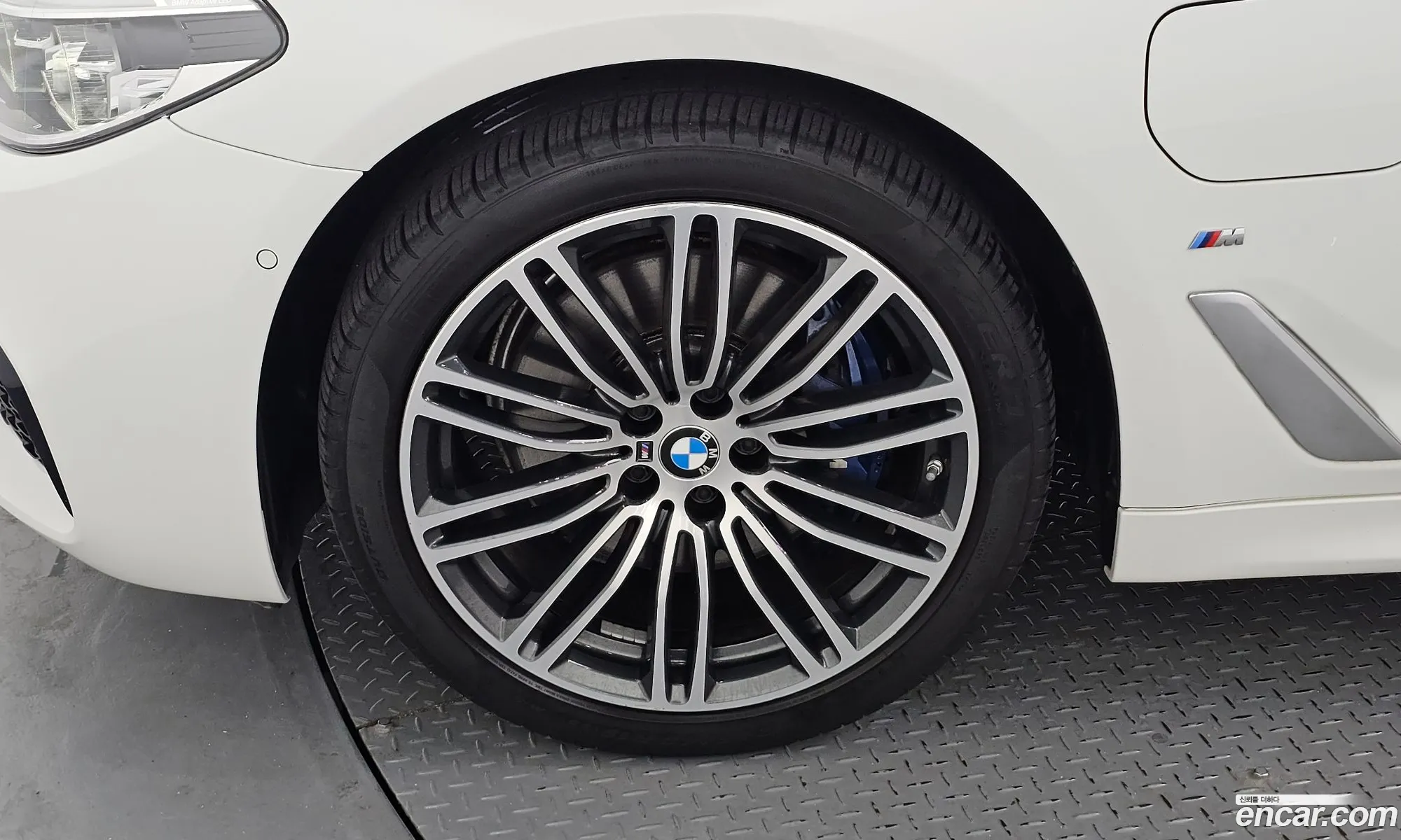 BMW 5 Series 2020 WBAJS9100LCE86202 — 3