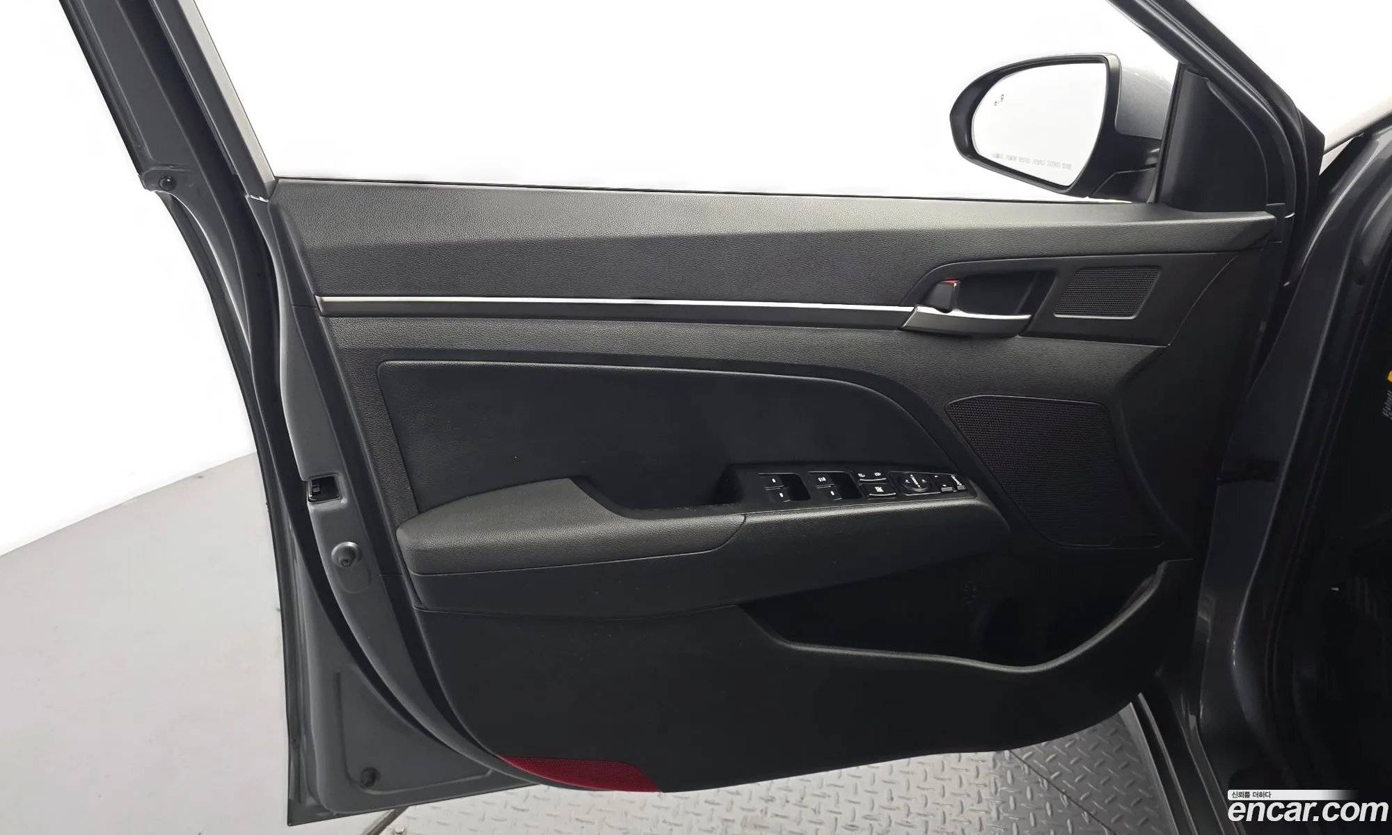 Hyundai Elantra AD 2017 — 28