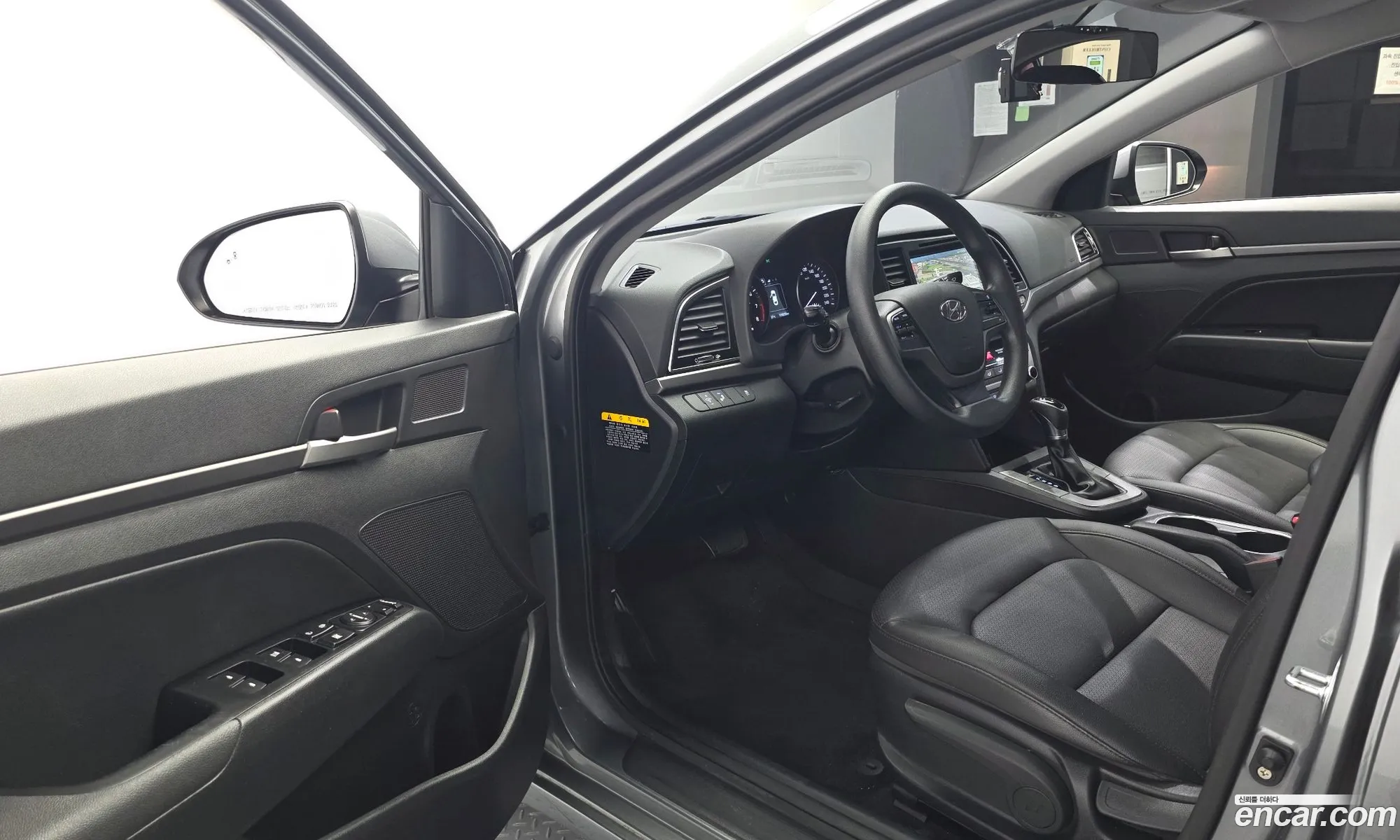 Hyundai Elantra AD 2017 — 6