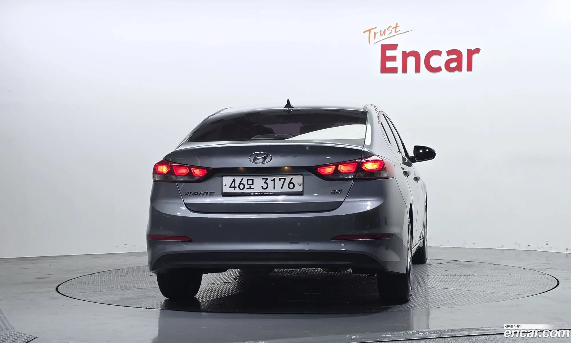 Hyundai Elantra AD 2017 — 24