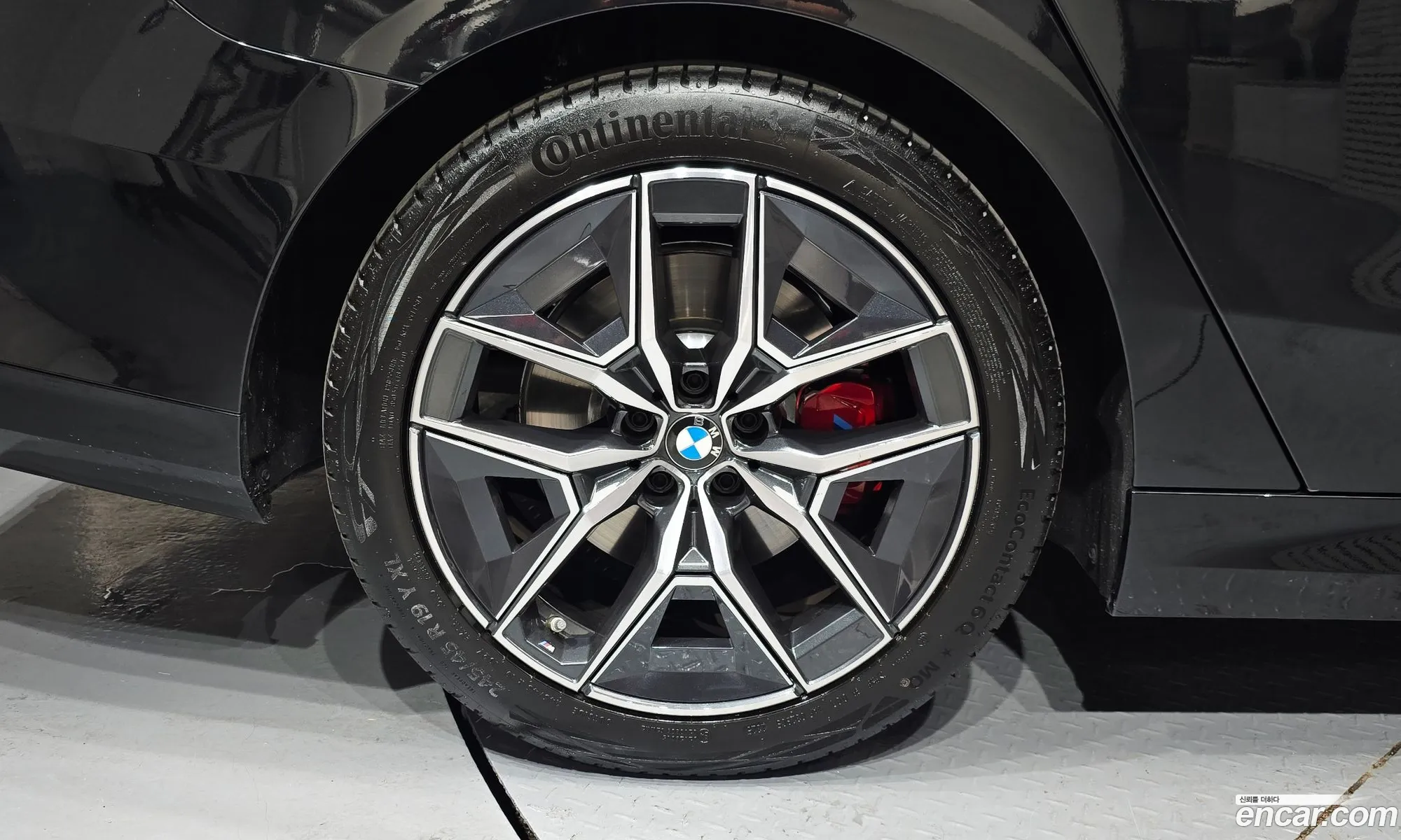 BMW 5 Series 2025 WBA21FJ02TCW02552 — 3