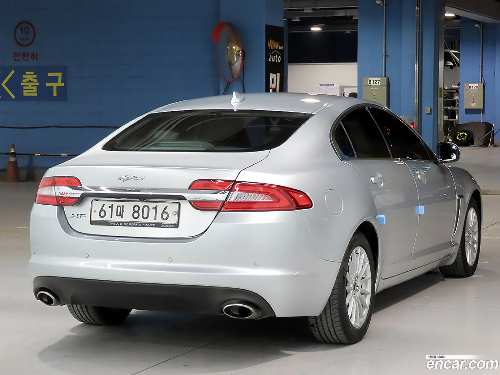 Jaguar XF 2013 — 15