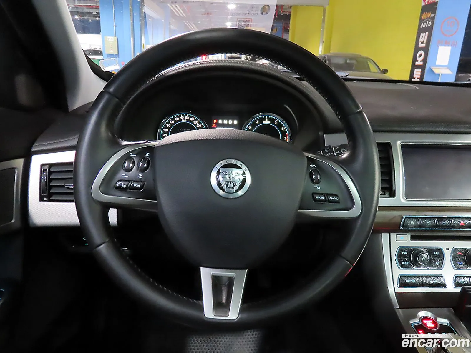 Jaguar XF 2013 — 3