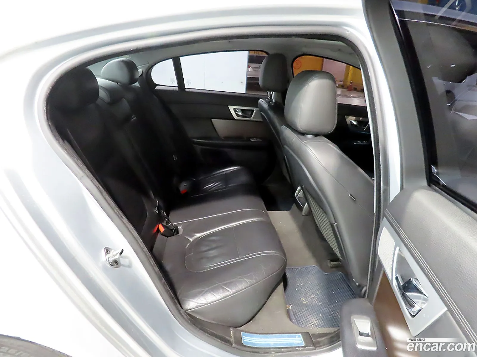 Jaguar XF 2013 — 13
