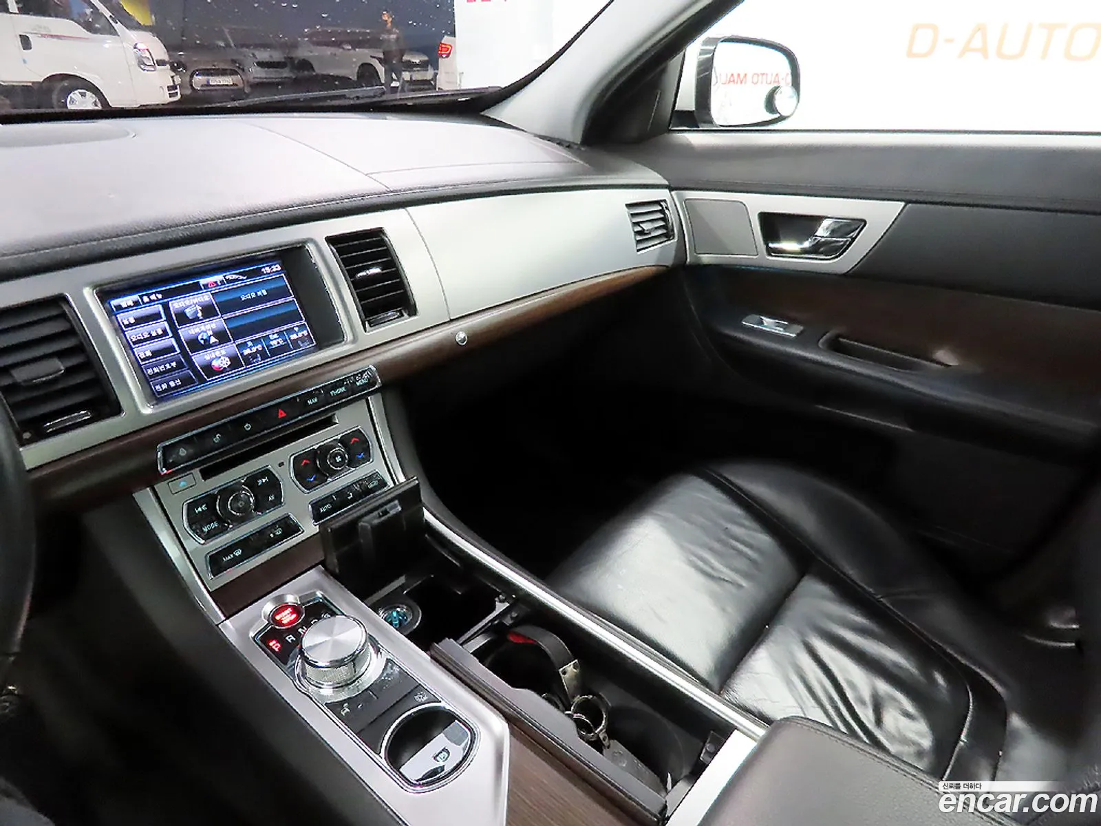 Jaguar XF 2013 — 2