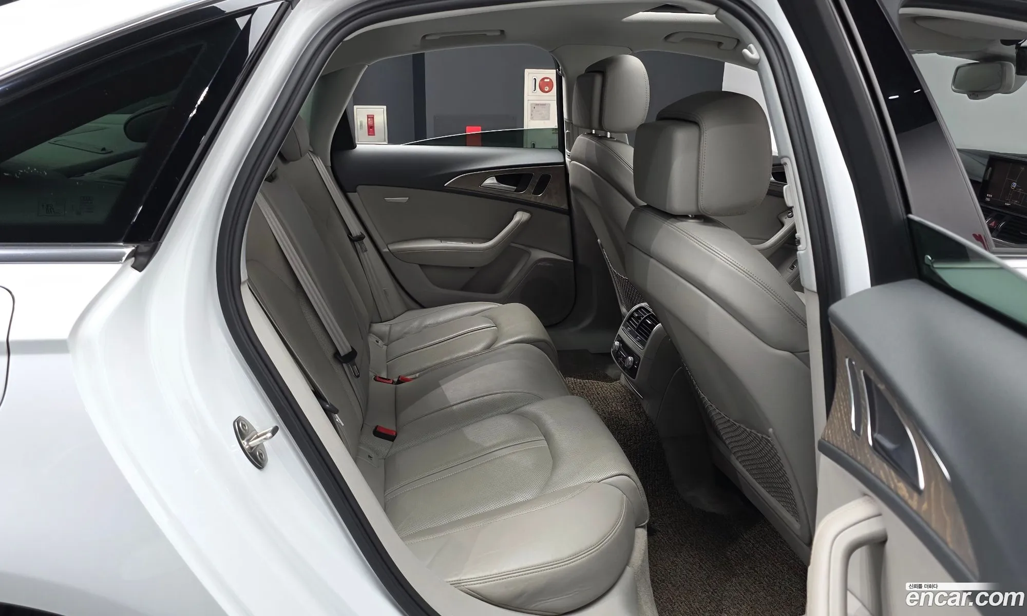 Audi A6 2016 WAUZZZ4G2GN014775 — 17