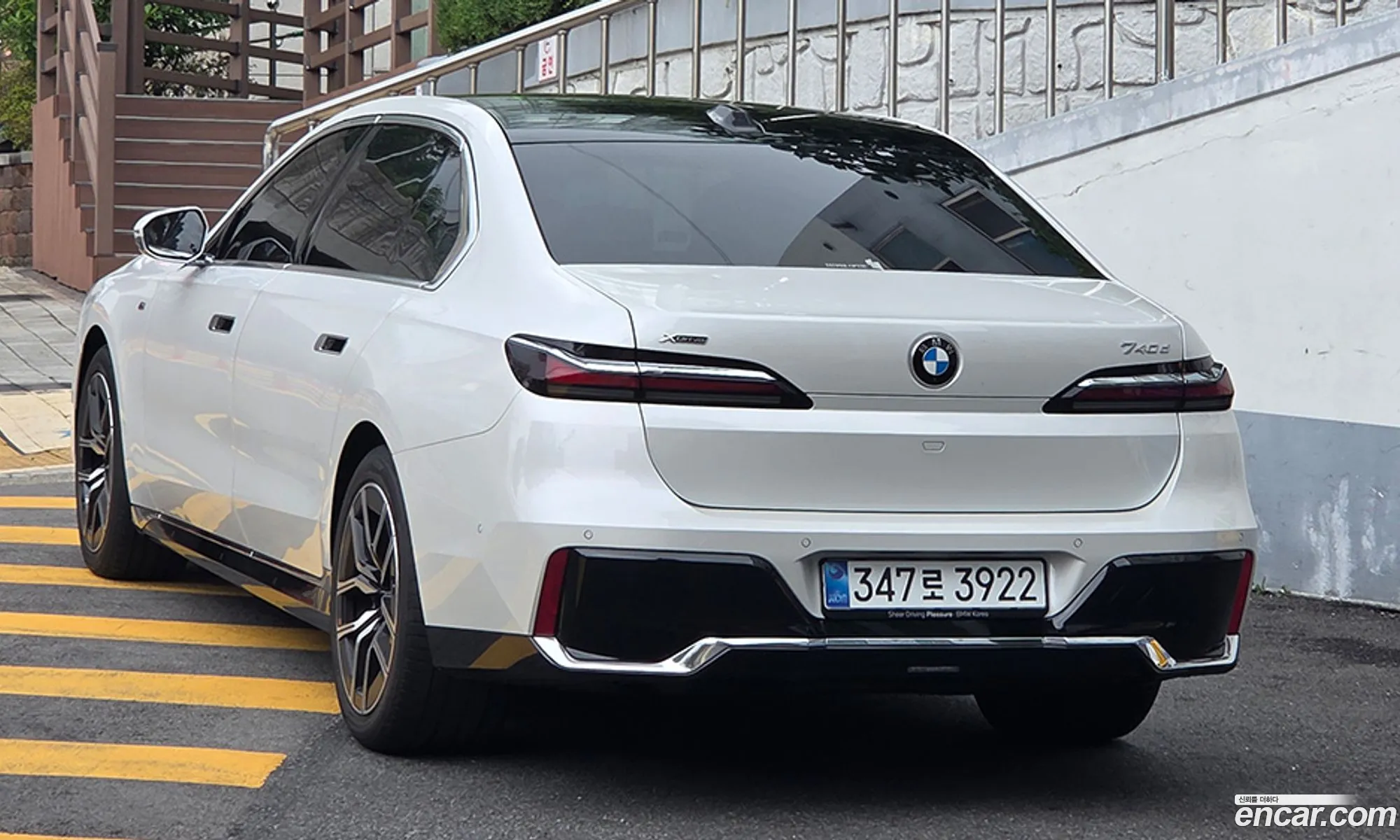 BMW 7 Series 2025 — 8
