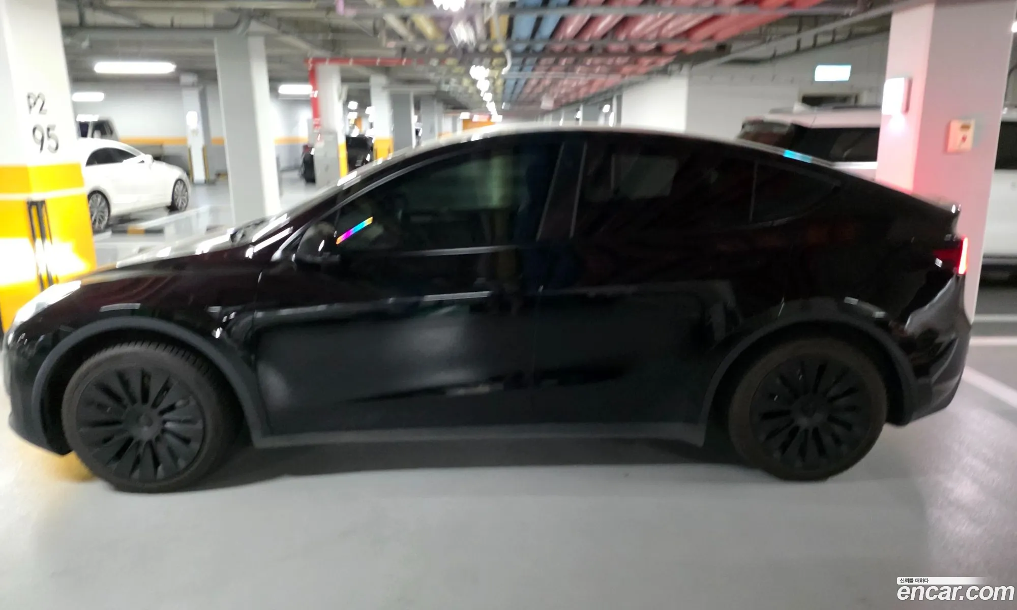 Tesla Model Y 2023 — 10