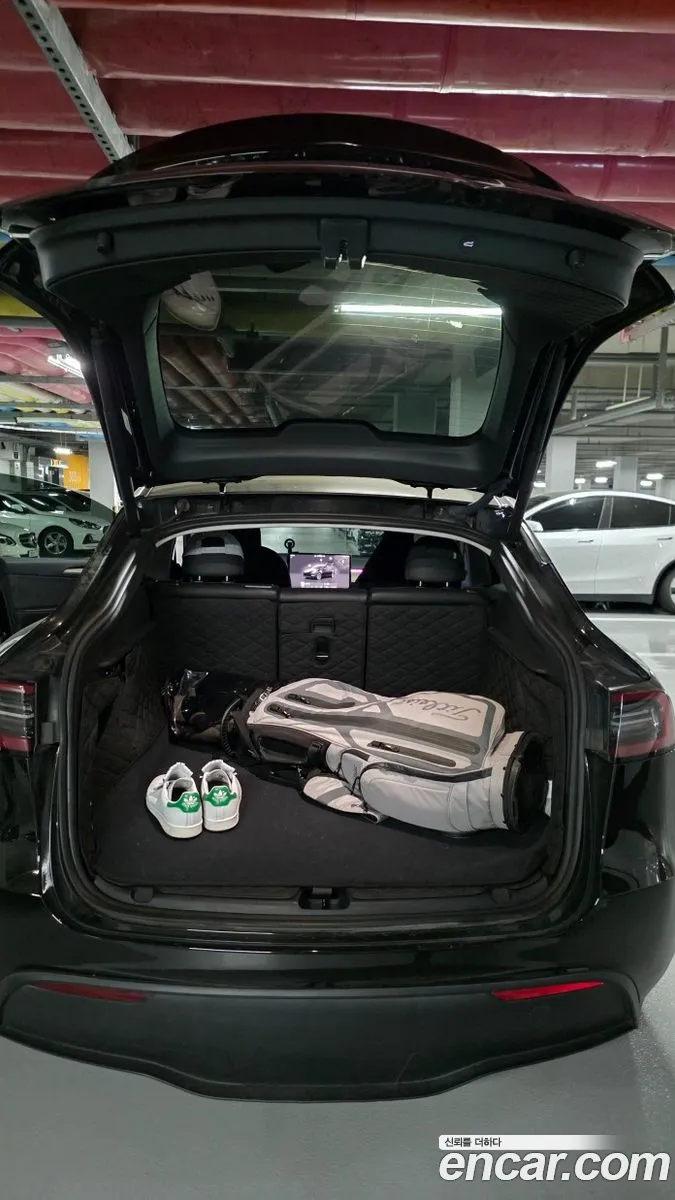 Tesla Model Y 2023 — 8