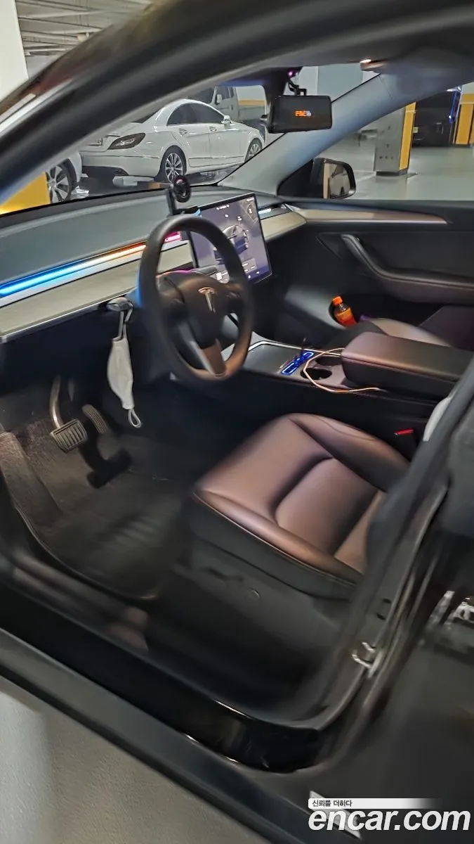 Tesla Model Y 2023 — 9