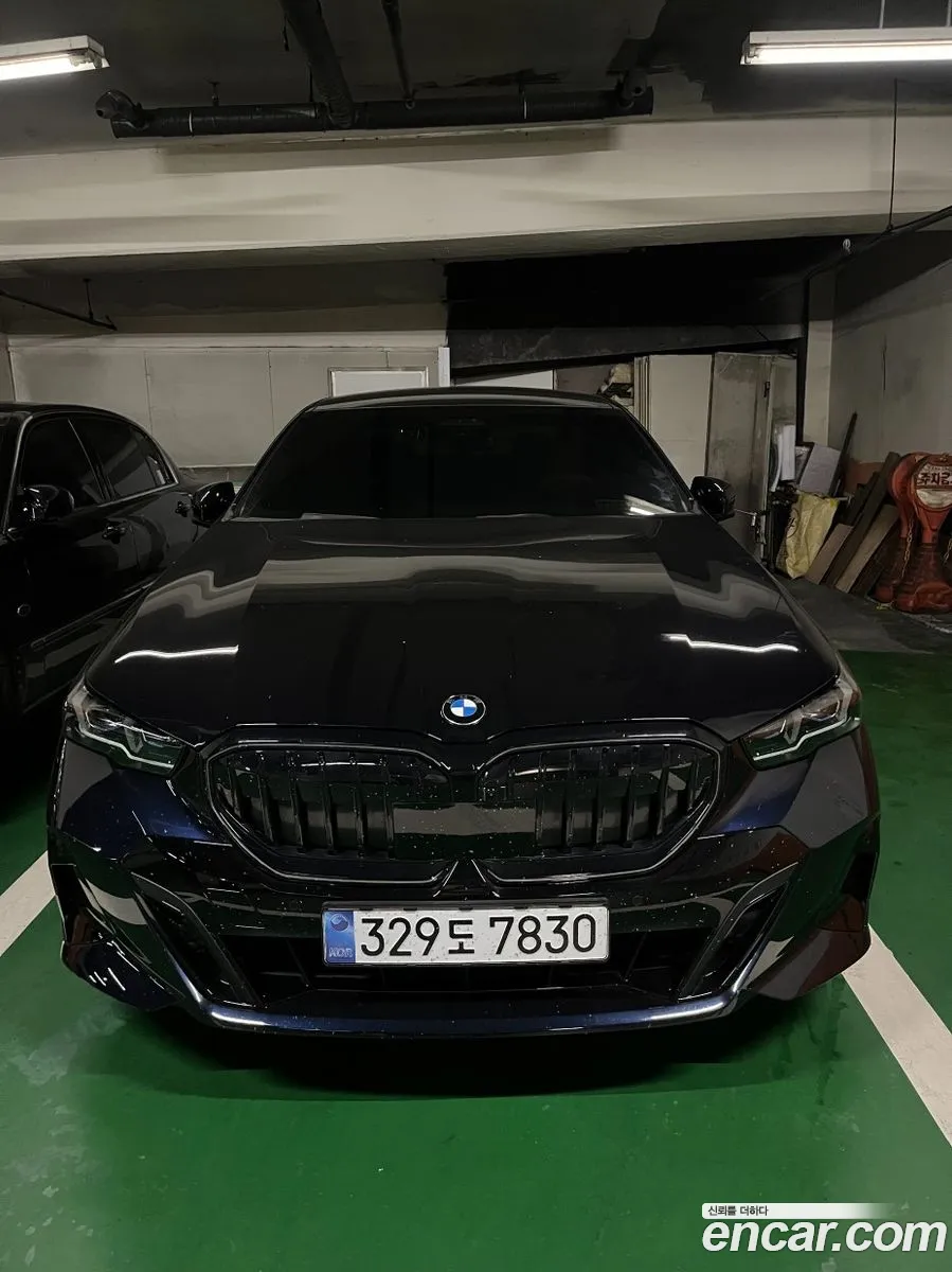 BMW 5 Series 2025 — 17