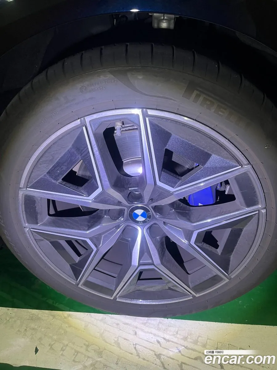 BMW 5 Series 2025 — 8