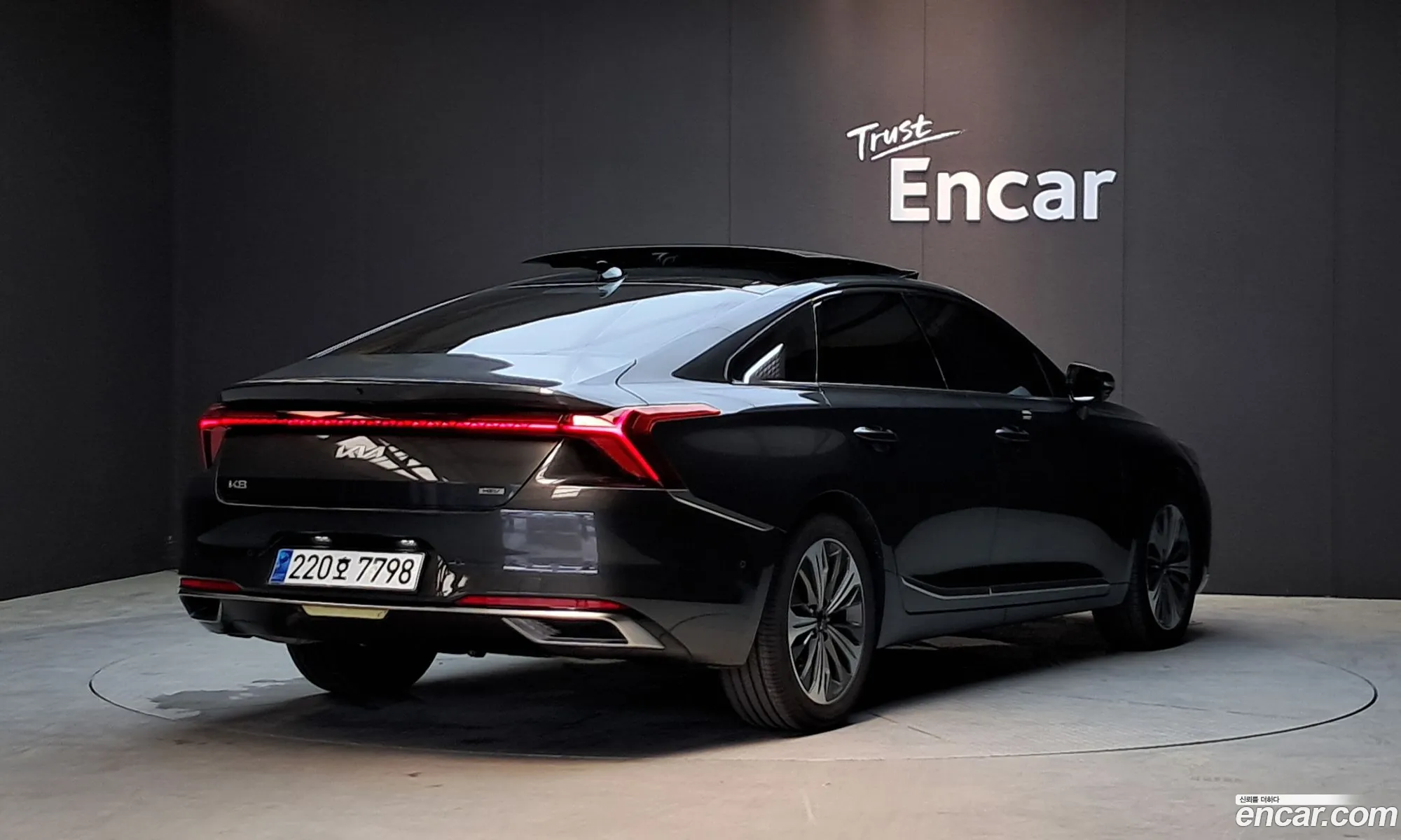 Kia K8 Hybrid 2023 — 34