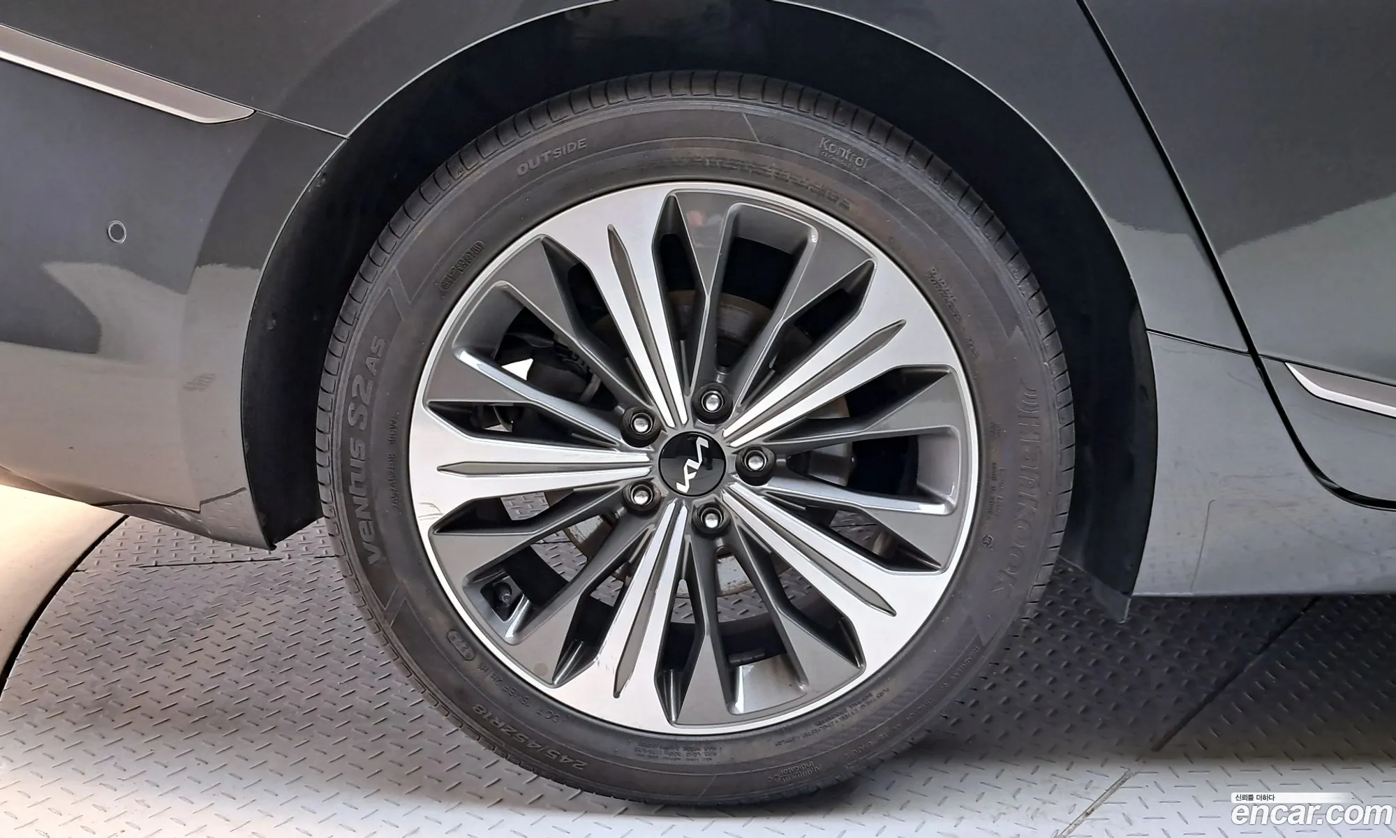 Kia K8 Hybrid 2023 — 36