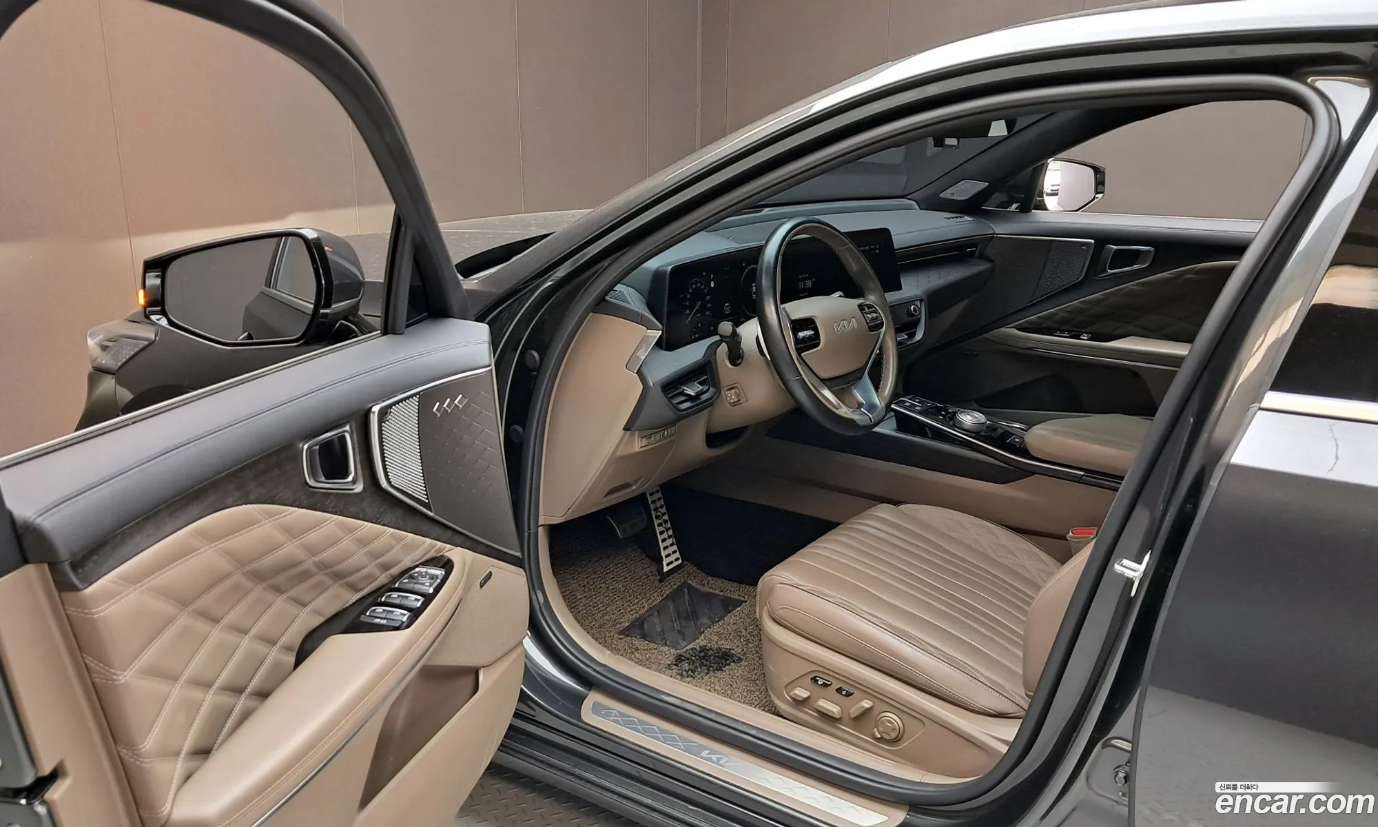 Kia K8 Hybrid 2023 — 19