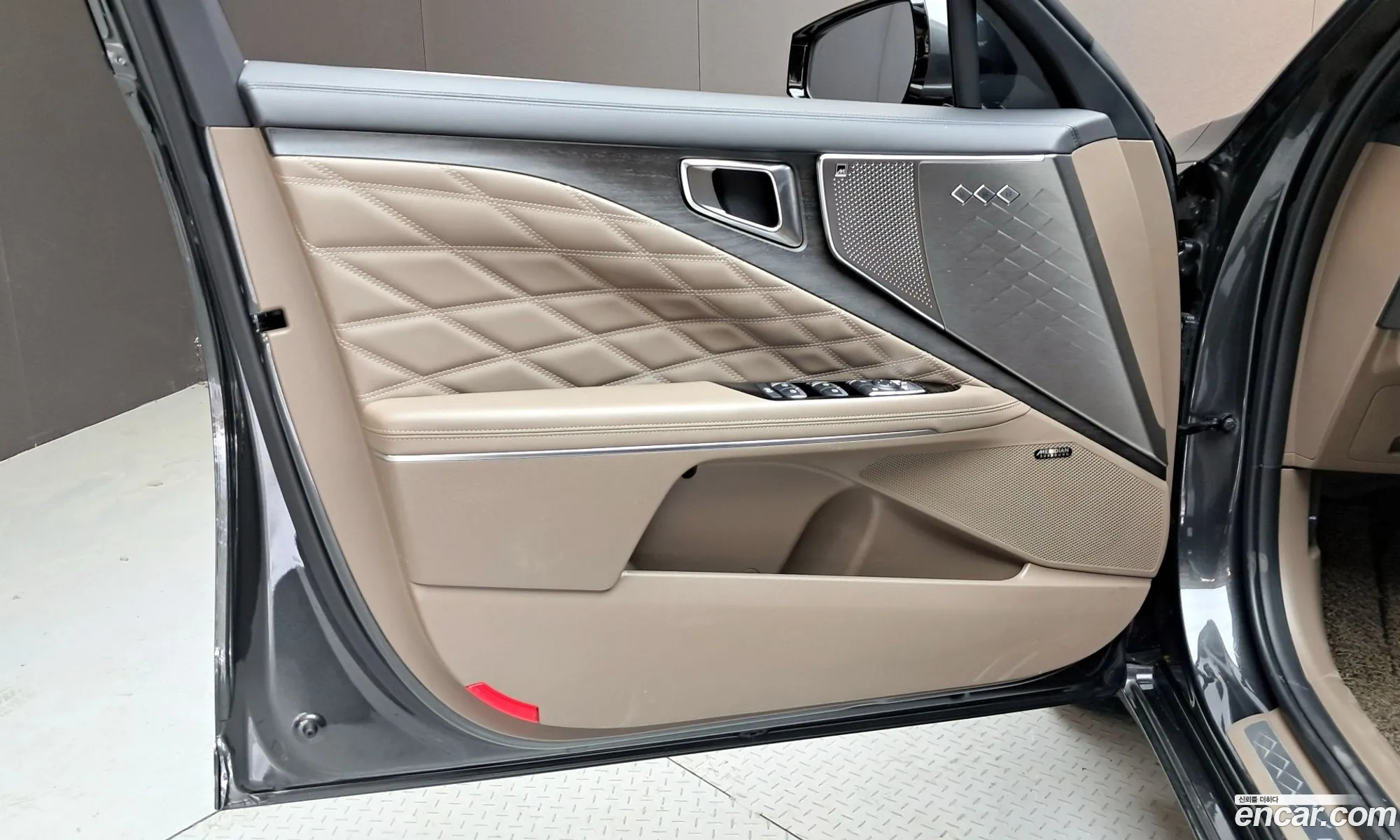 Kia K8 Hybrid 2023 — 39
