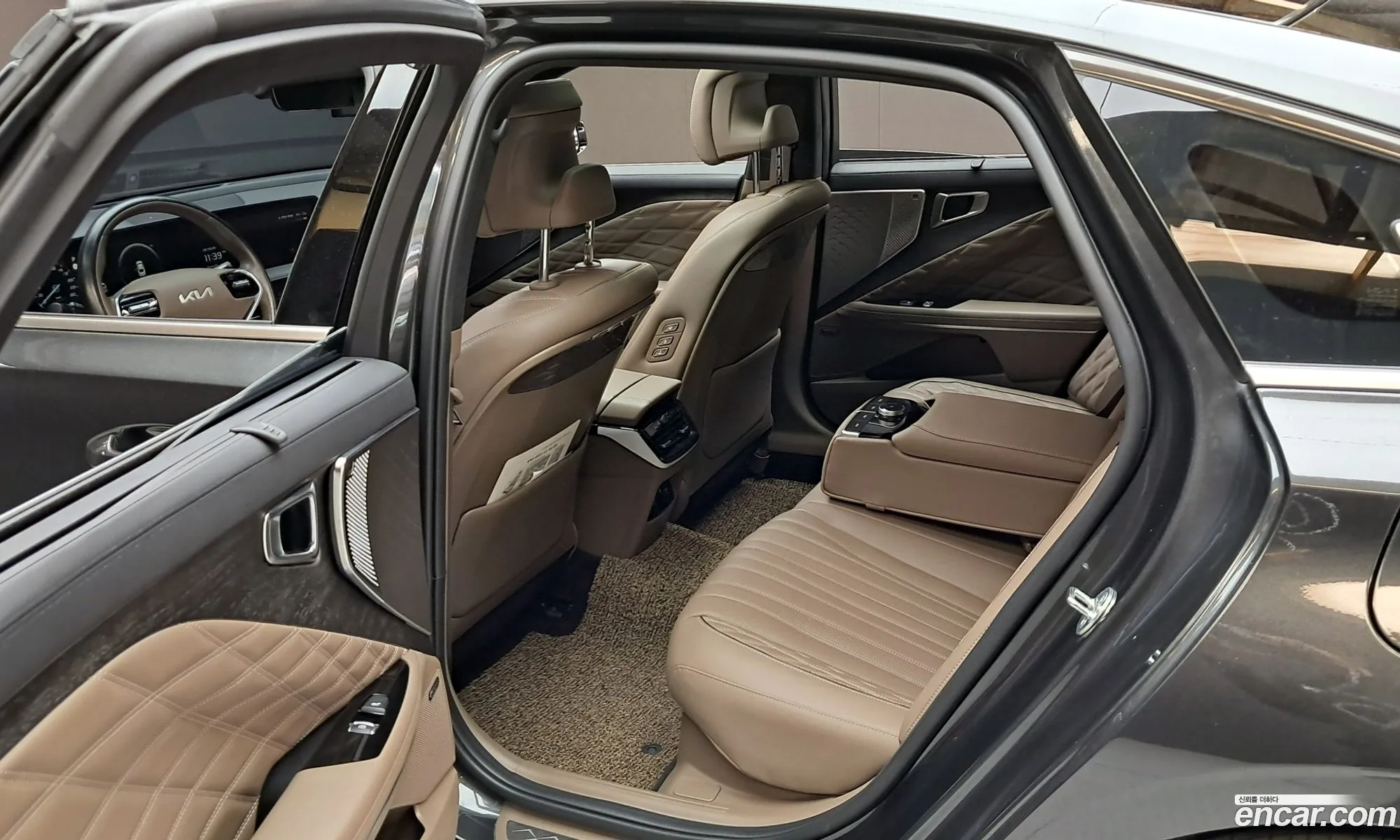 Kia K8 Hybrid 2023 — 38