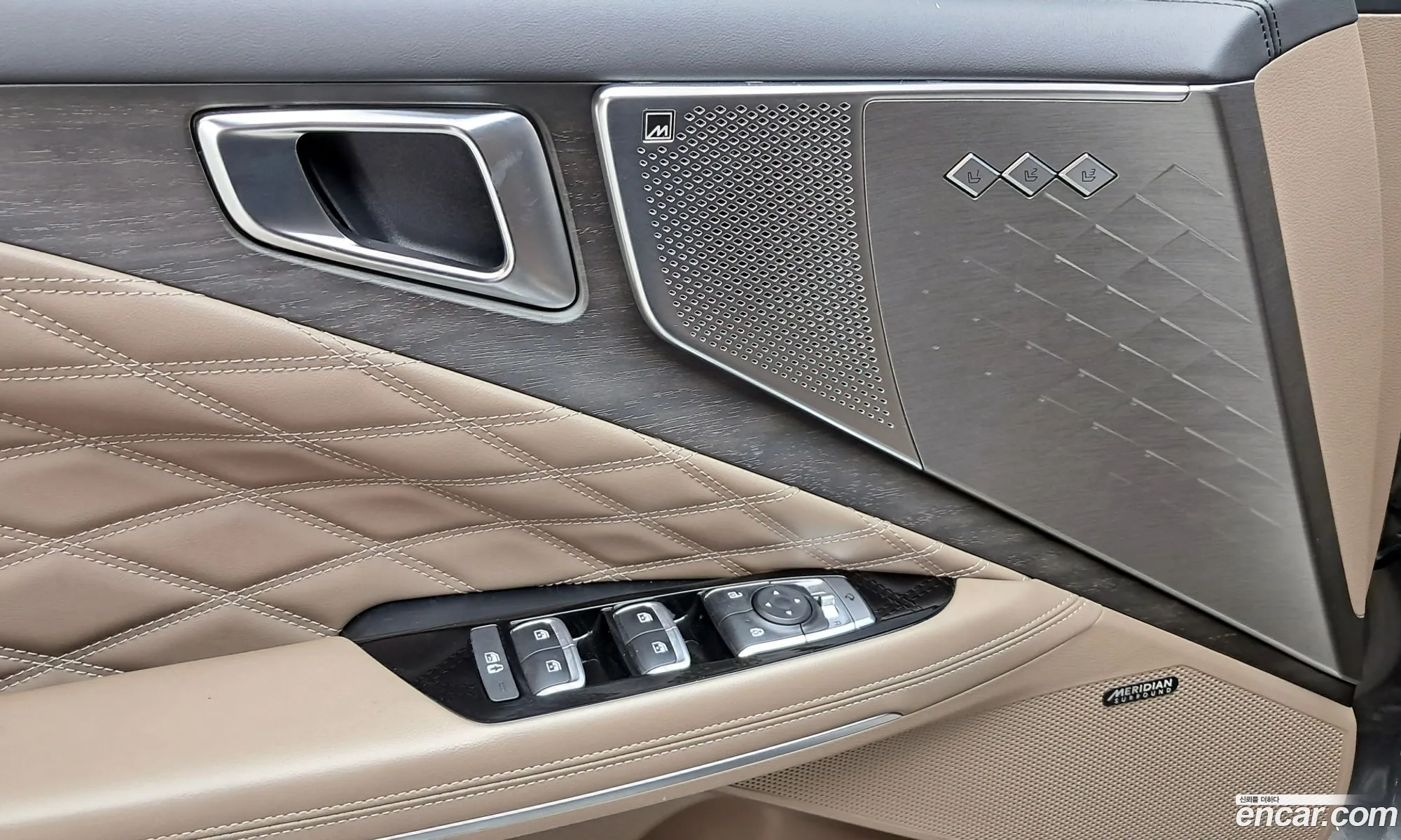 Kia K8 Hybrid 2023 — 33