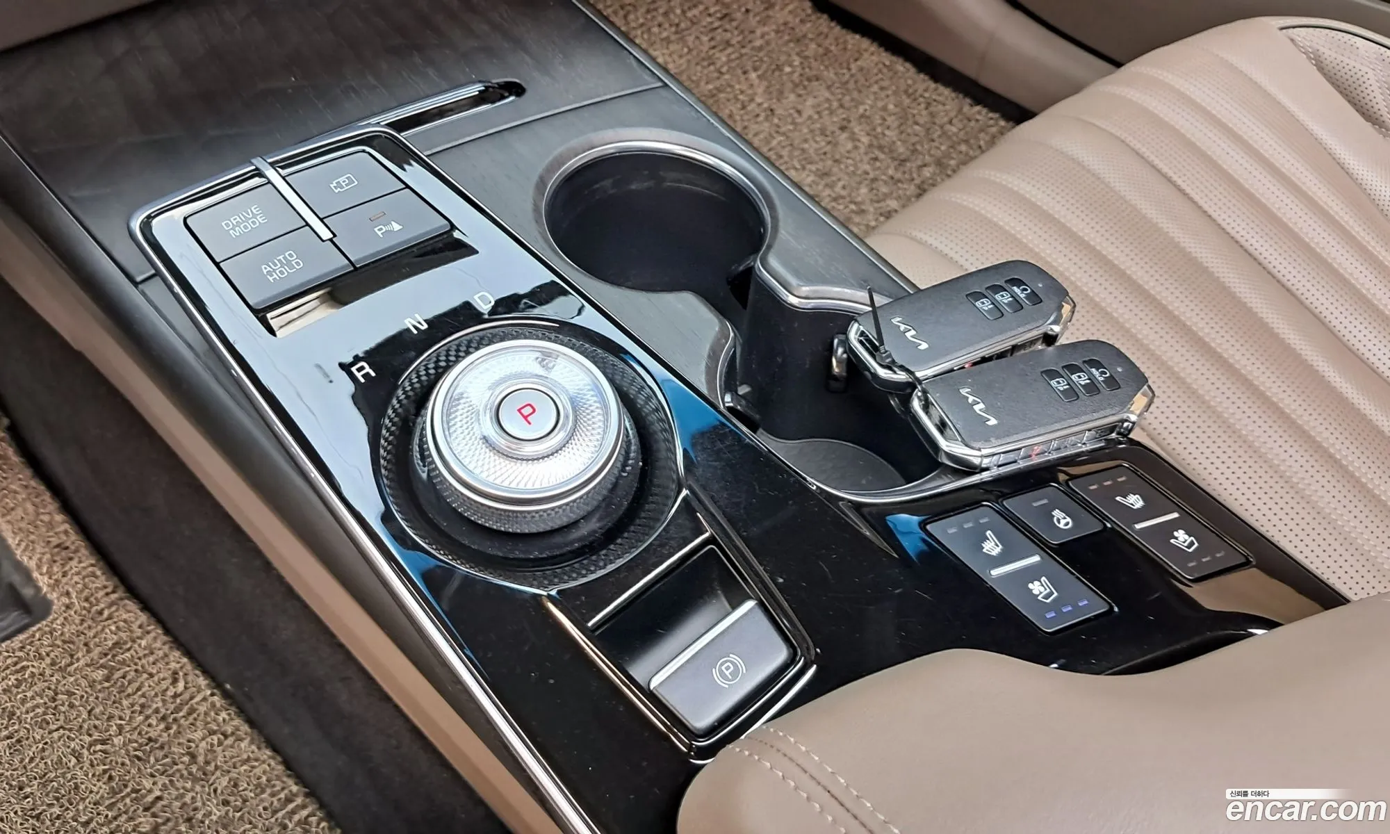 Kia K8 Hybrid 2023 — 35