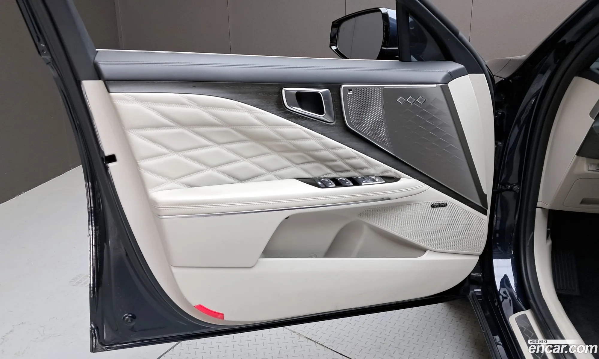 Kia K8 Hybrid 2022 — 10