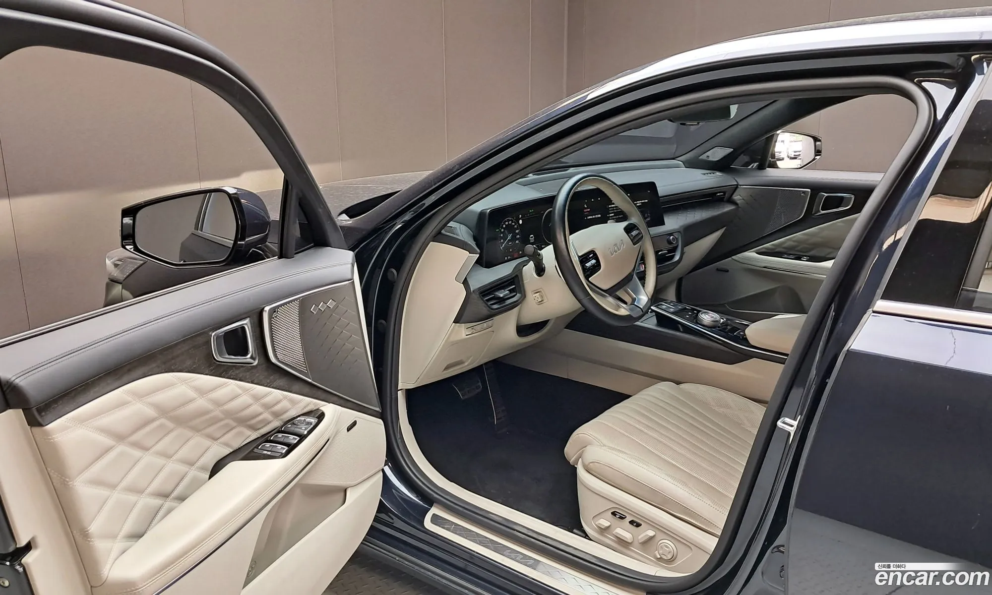 Kia K8 Hybrid 2022 — 23