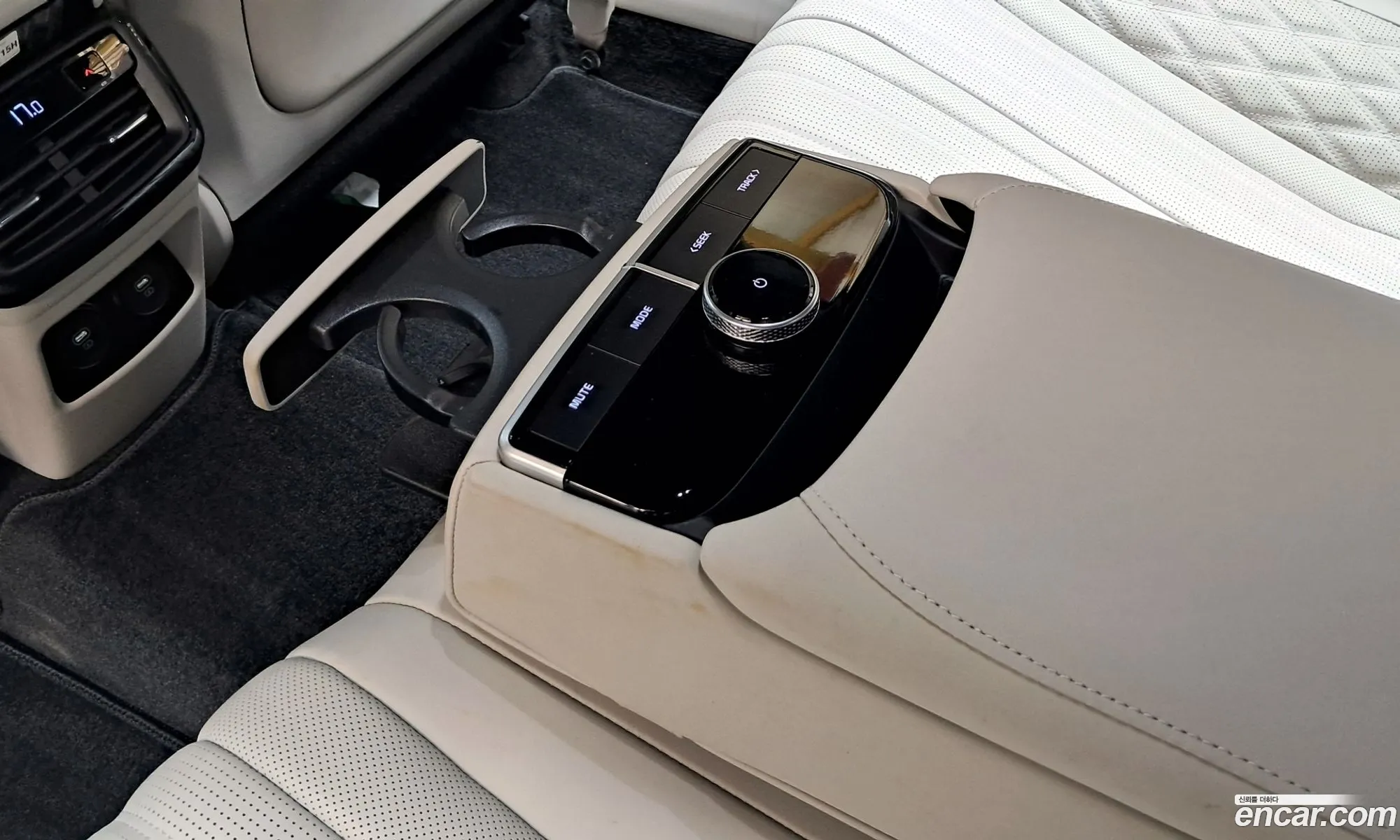 Kia K8 Hybrid 2022 — 28