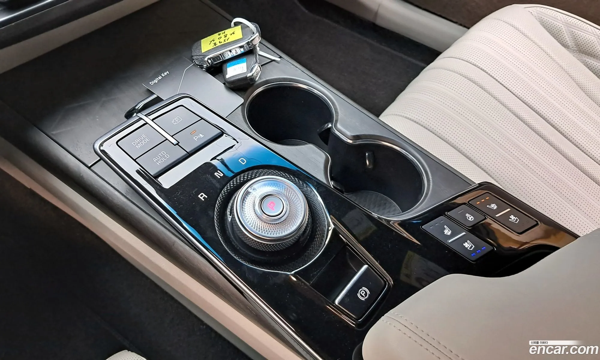 Kia K8 Hybrid 2022 — 32